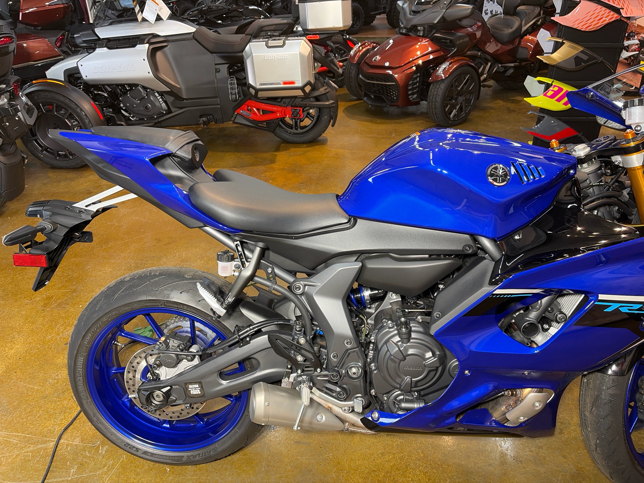 2025 Yamaha YZF-R7 5