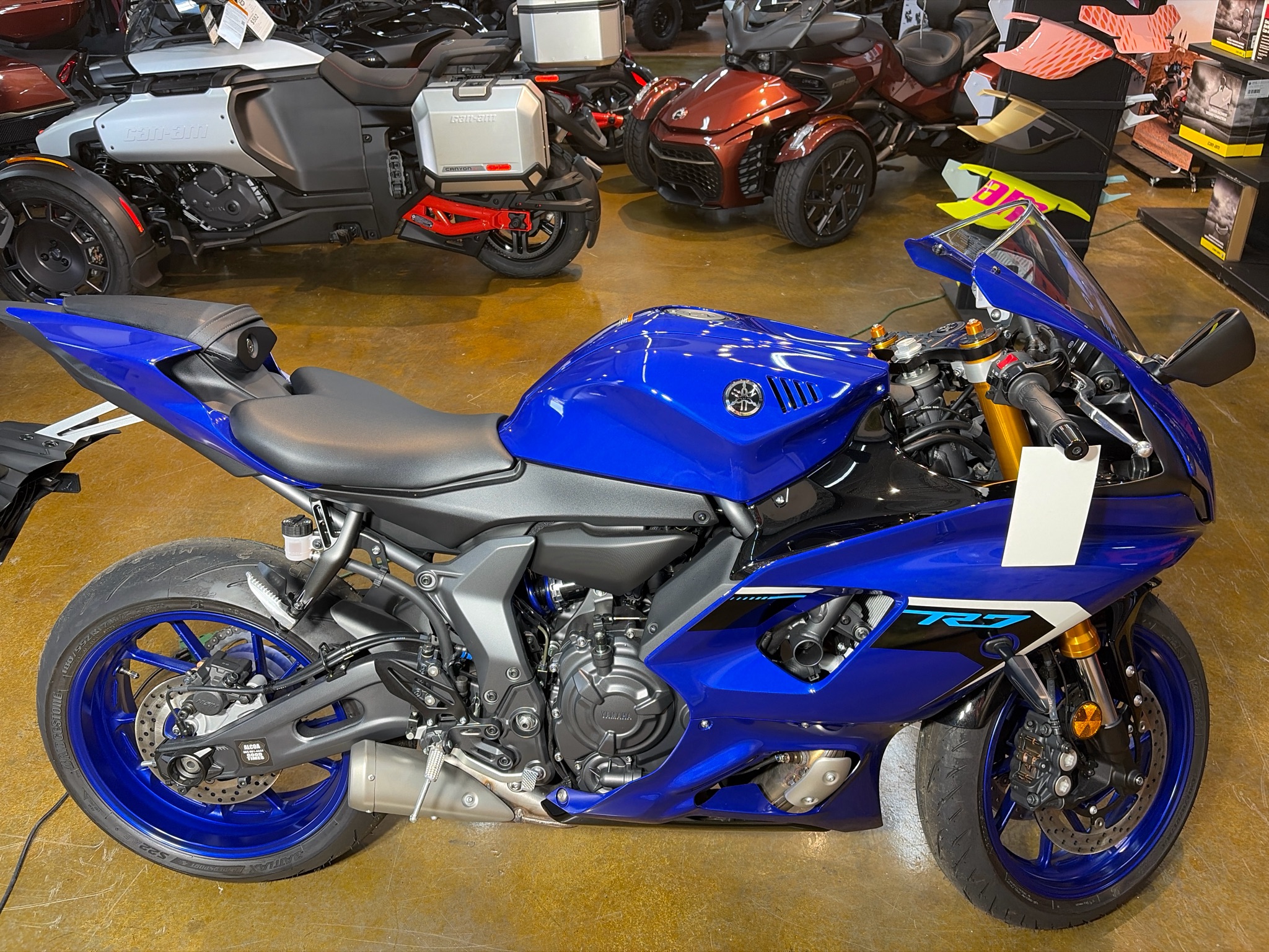 2025 Yamaha YZF-R7 6