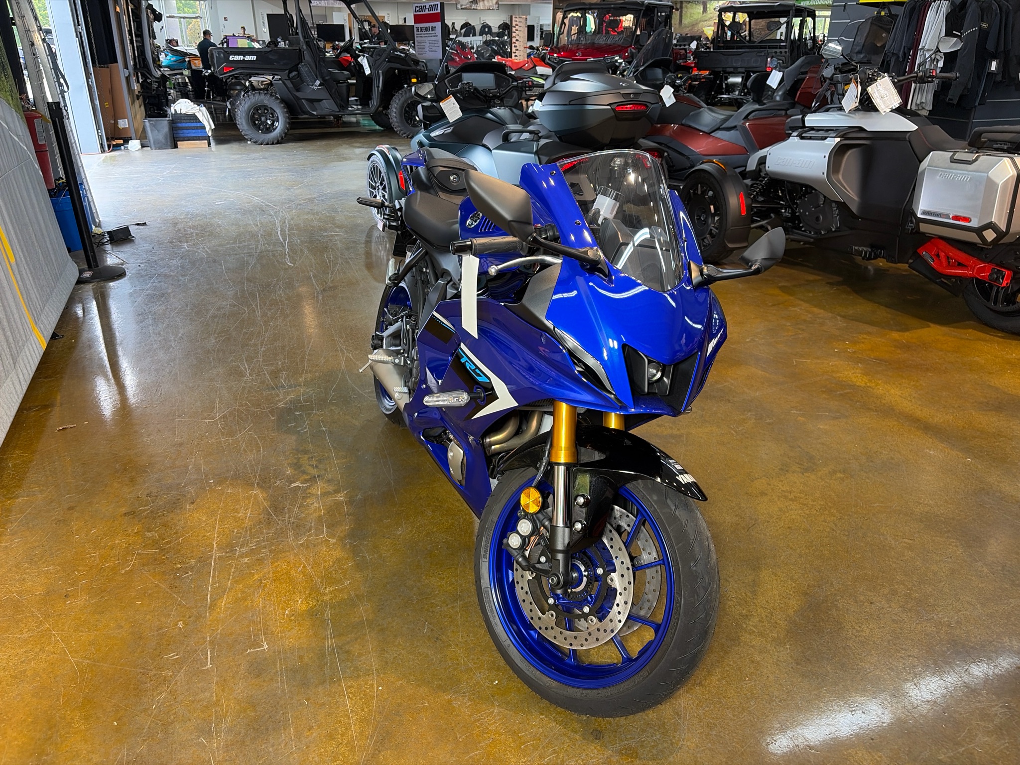2025 Yamaha YZF-R7 7