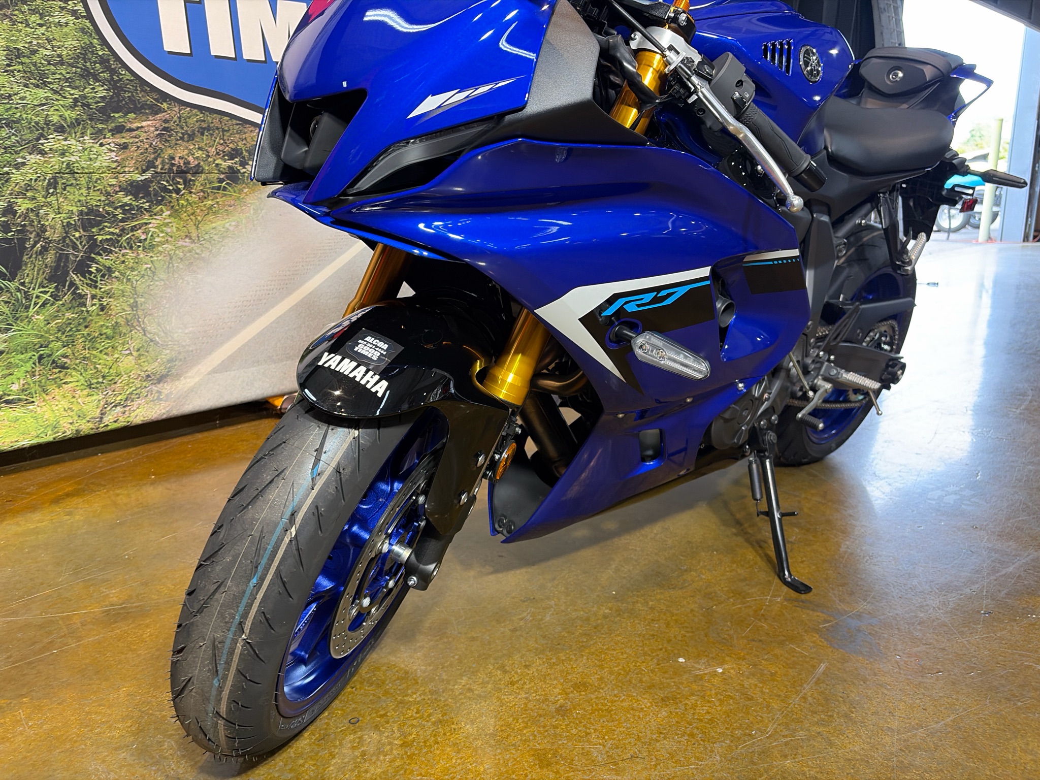 2025 Yamaha YZF-R7 10