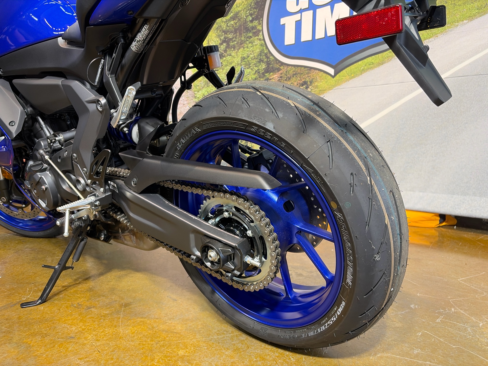 2025 Yamaha YZF-R7 12