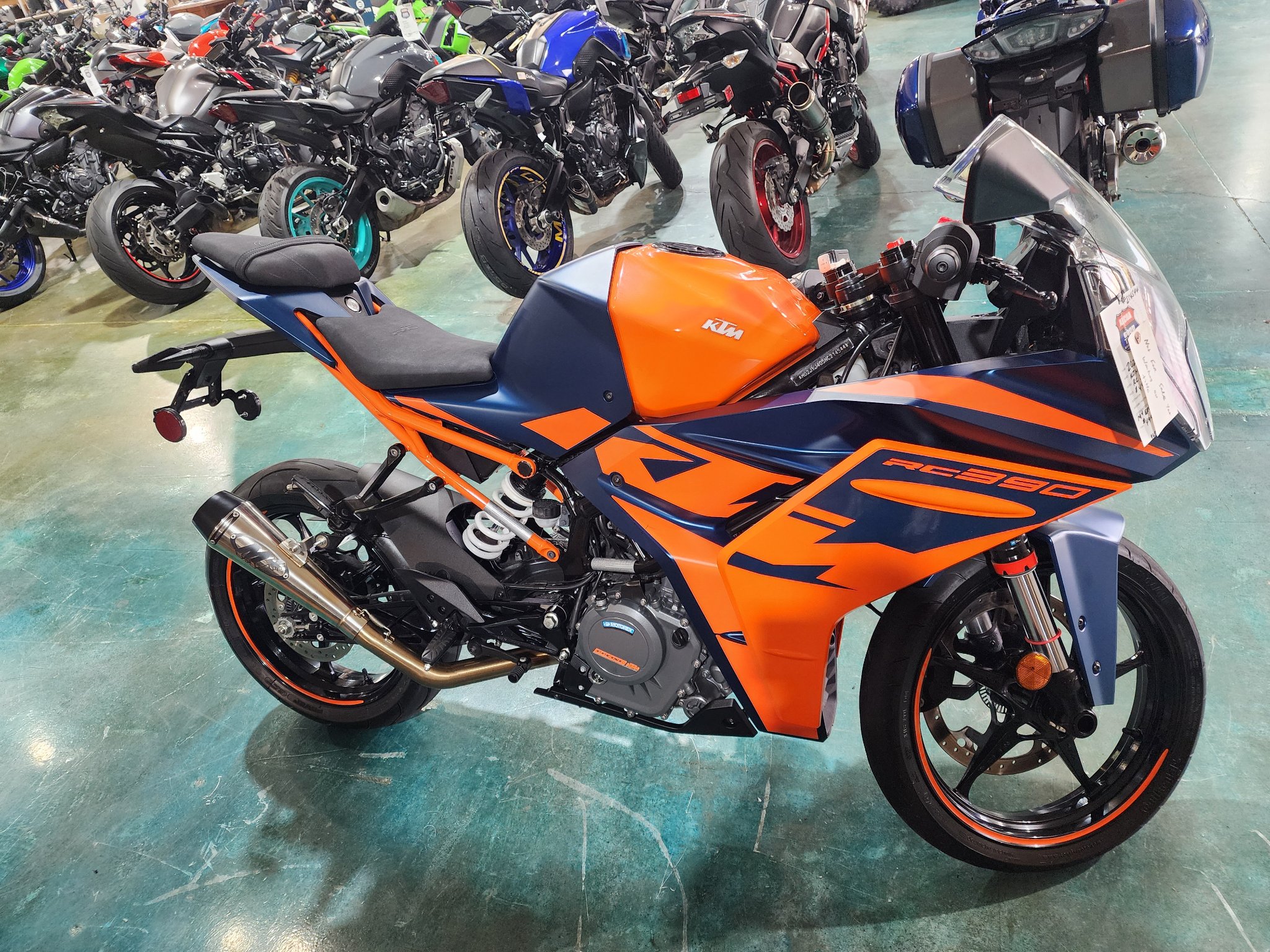2022 KTM RC 390 1