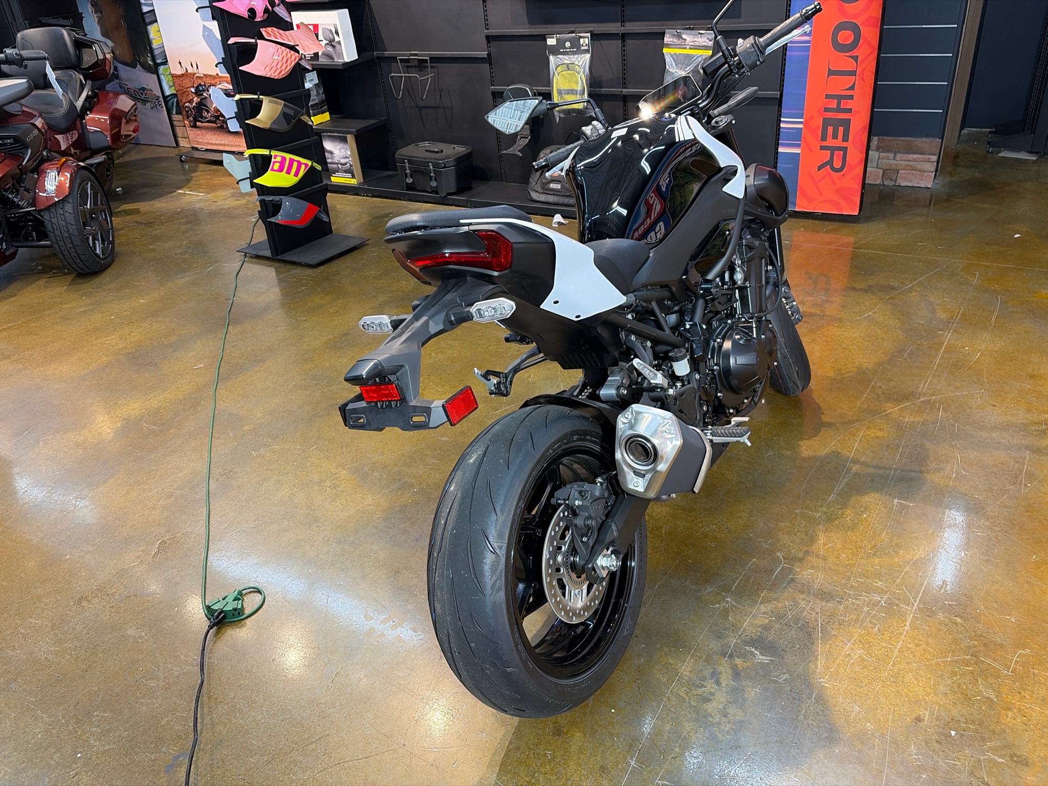 2026 Kawasaki Z900 ABS 4