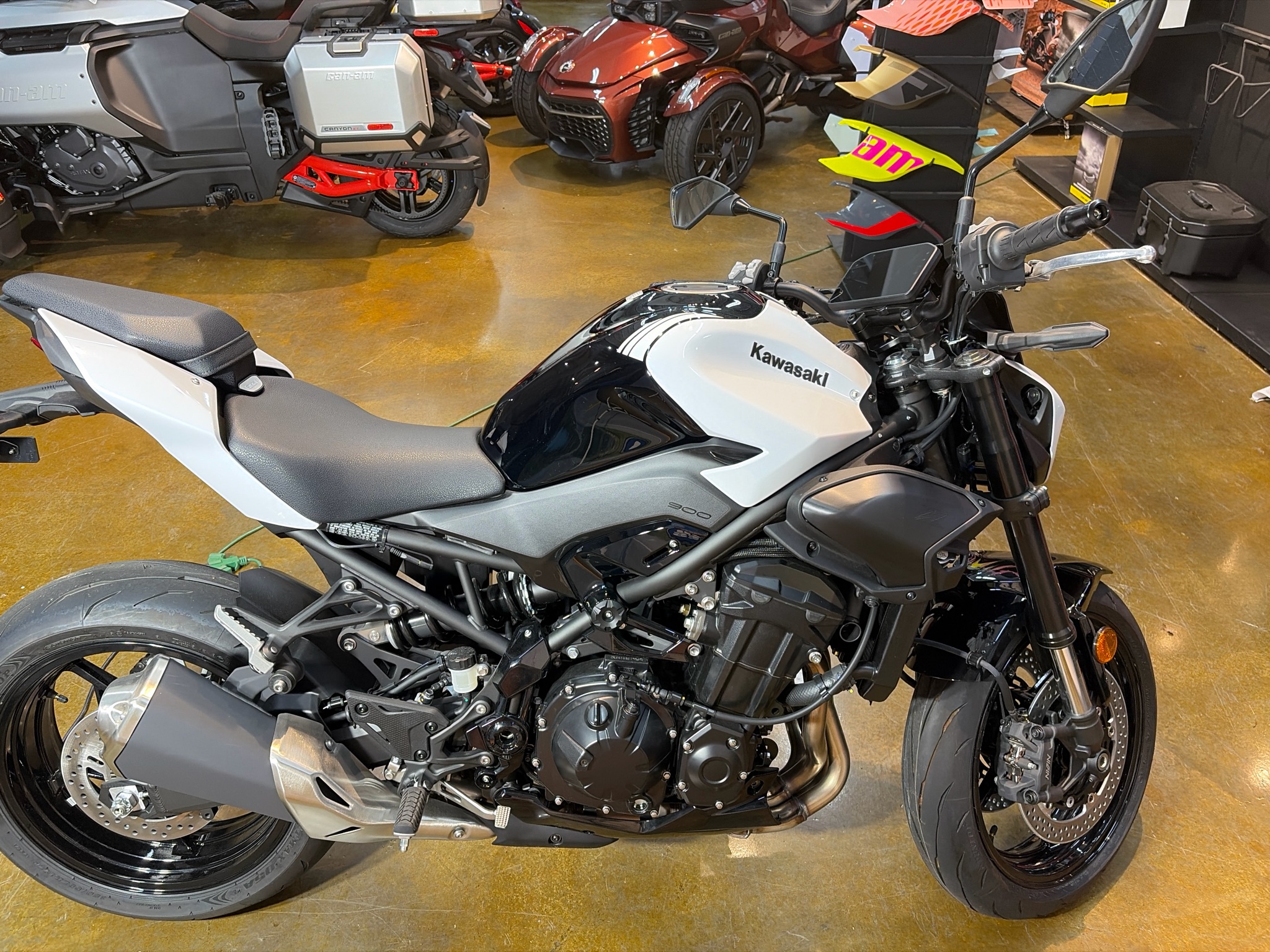 2026 Kawasaki Z900 ABS 6