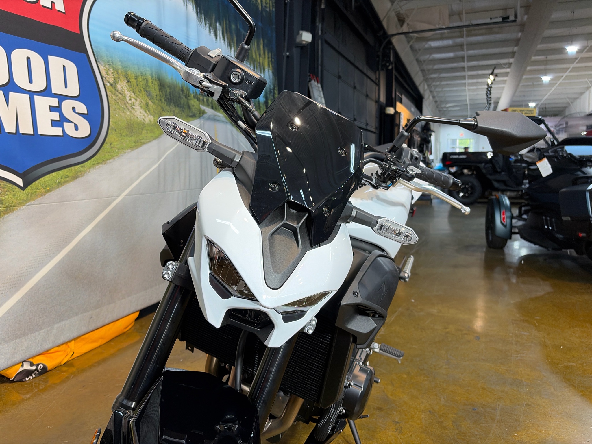 2026 Kawasaki Z900 ABS 11