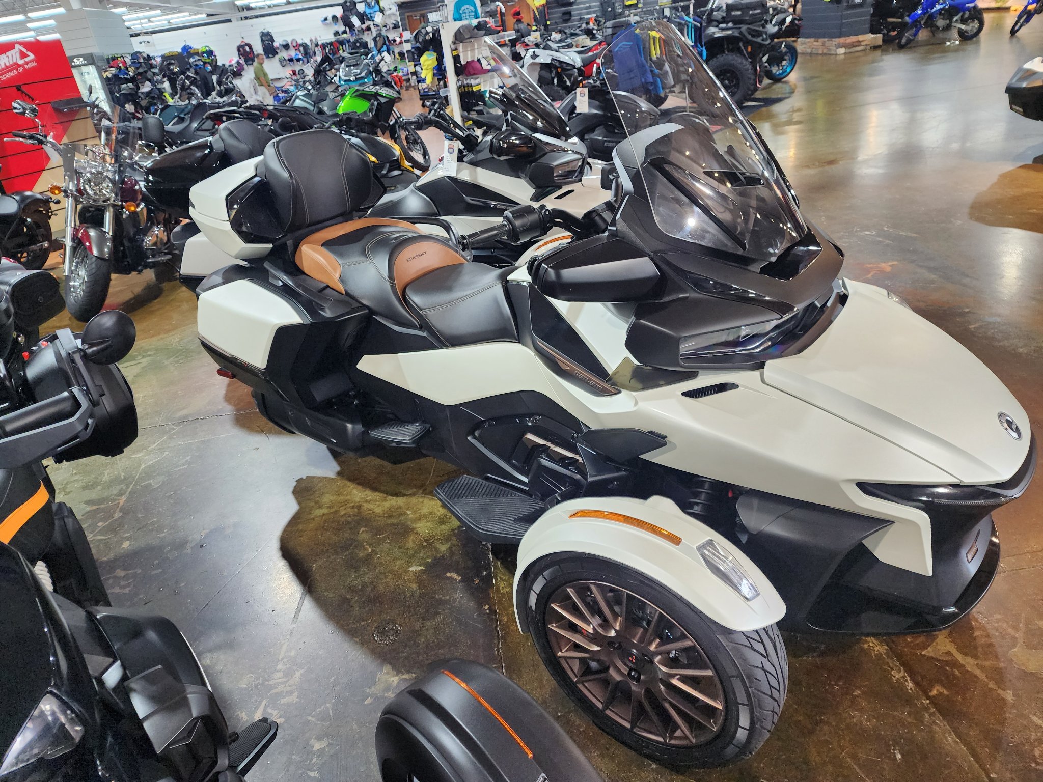 2024 Can-Am™ Spyder RT Sea-to-Sky 1