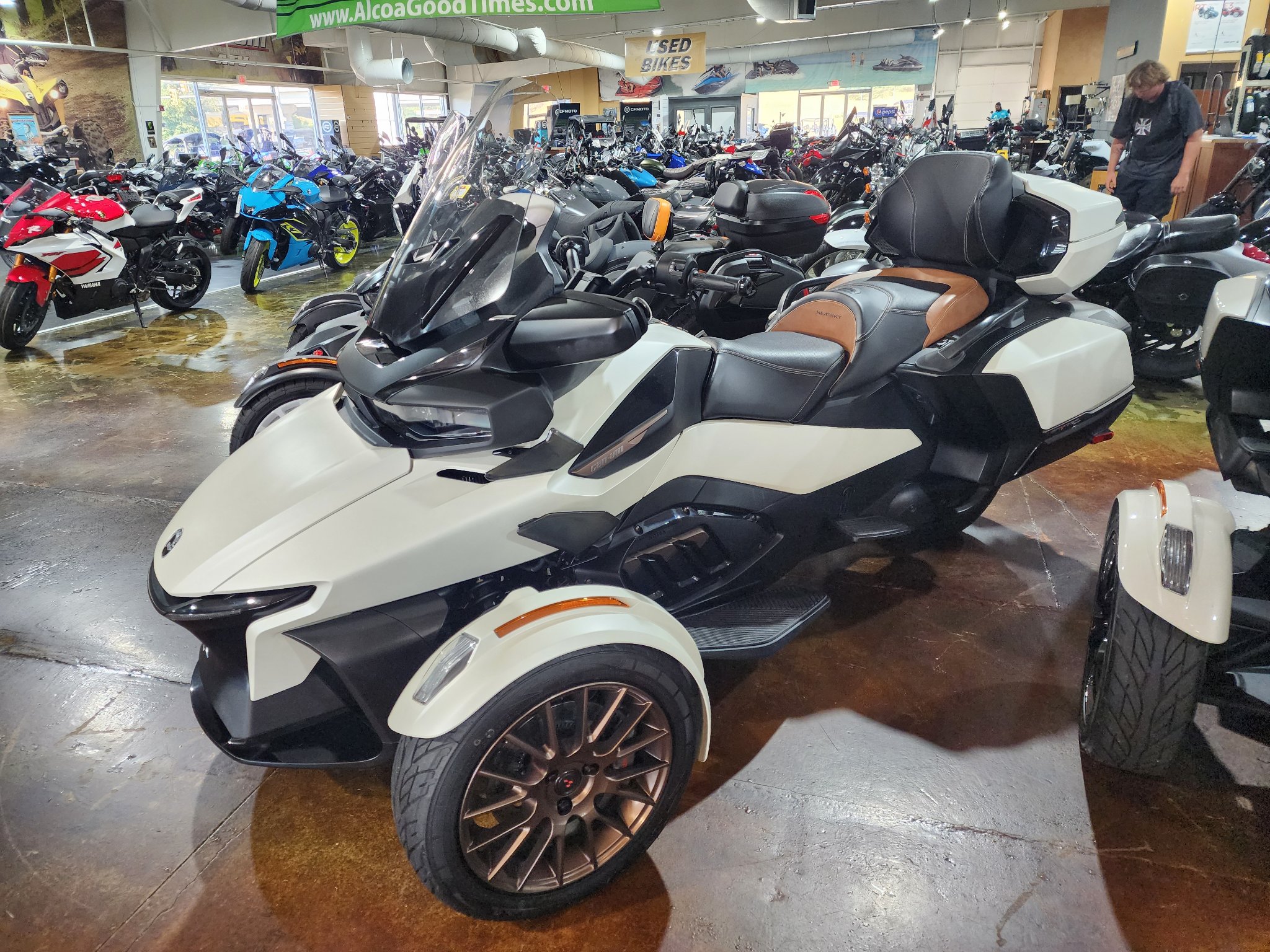 2024 Can-Am™ Spyder RT Sea-to-Sky 2