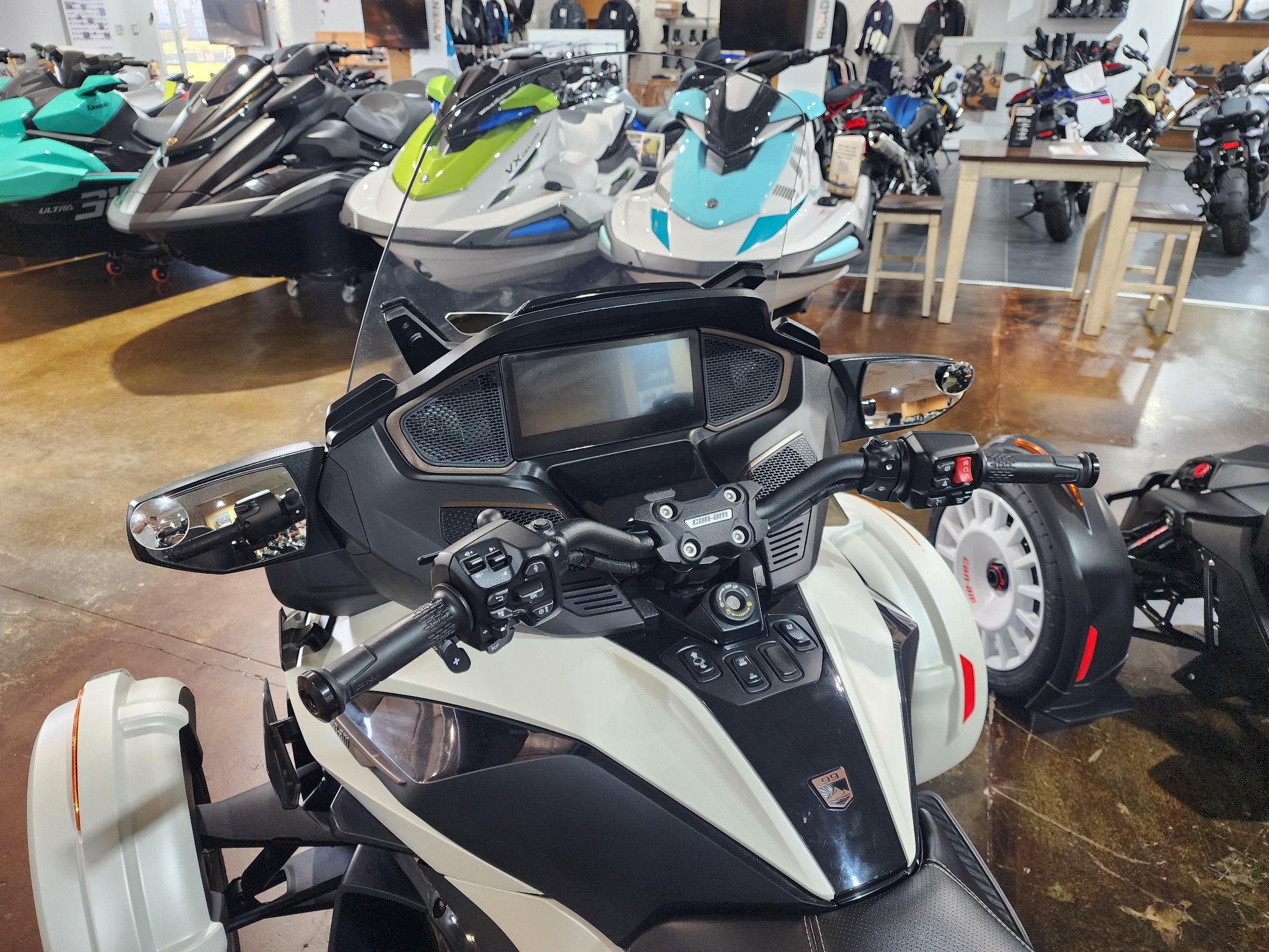 2024 Can-Am™ Spyder RT Sea-to-Sky 5