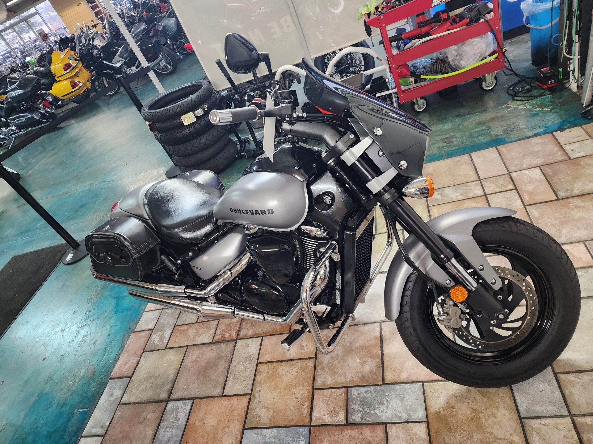 New rider. First bike. 2009 Suzuki Boulevard C50T. 2,741 miles on it., image size:1920x1440