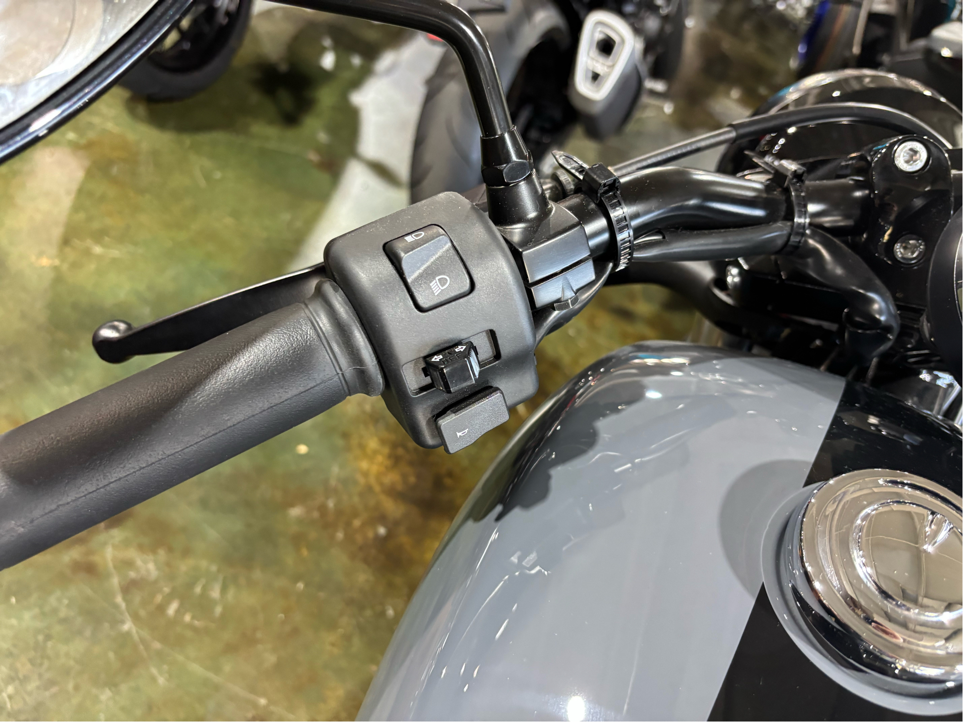2023 Yamaha Bolt R-Spec 5