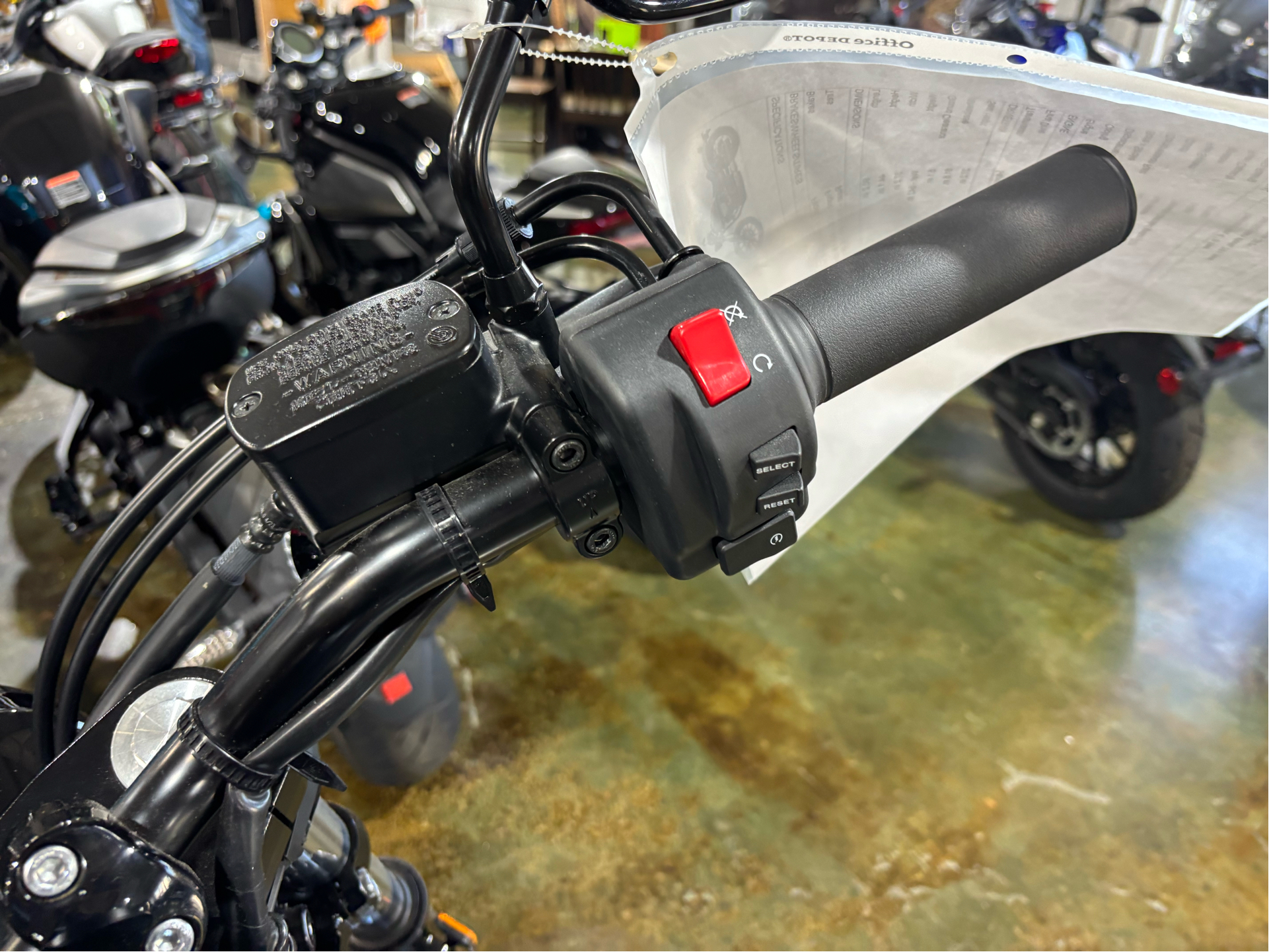 2023 Yamaha Bolt R-Spec 7