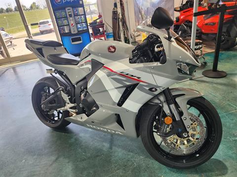 2026 Honda CBR600RR — photo 1 of 15