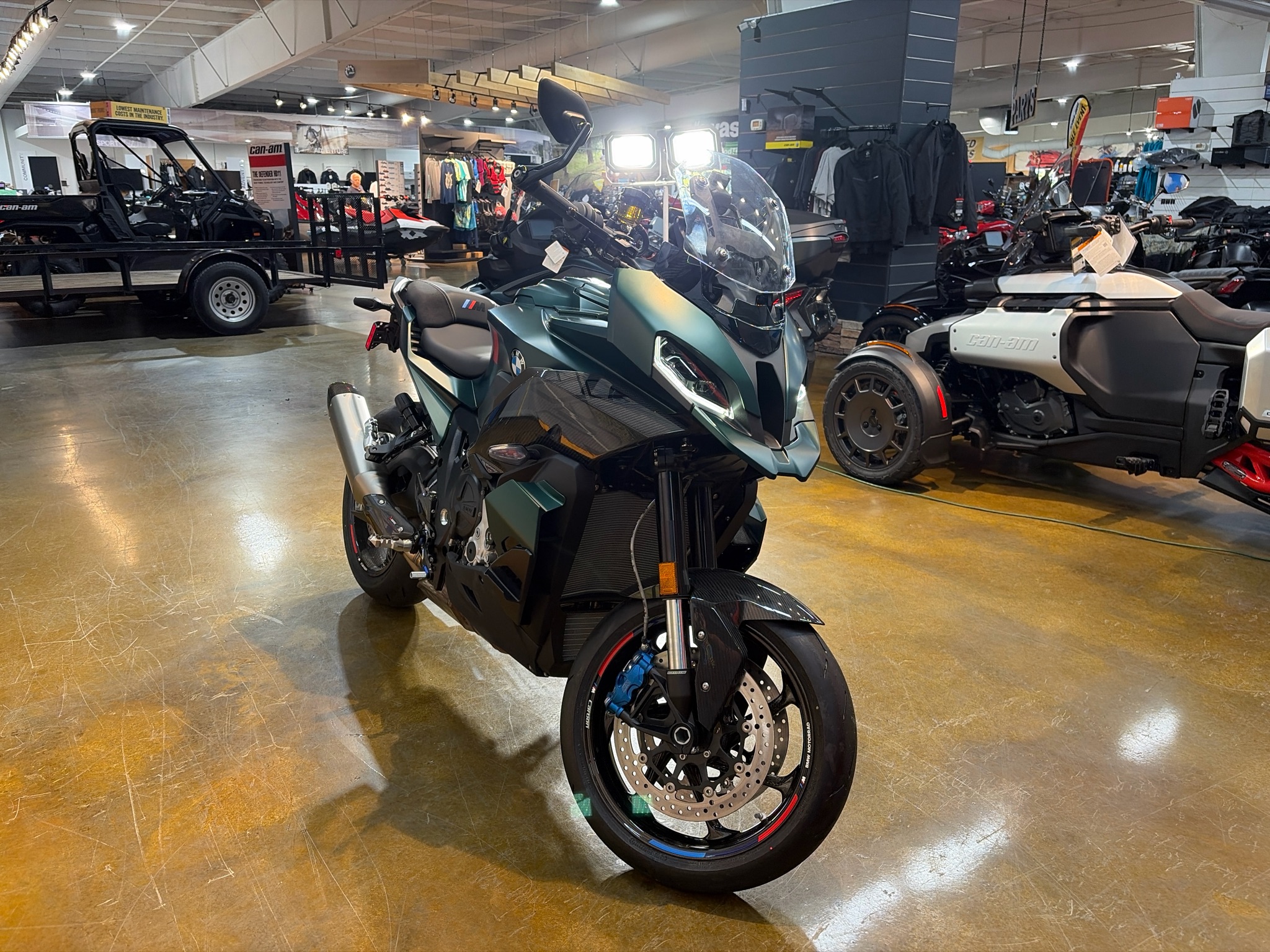 2026 BMW M 1000 XR 6