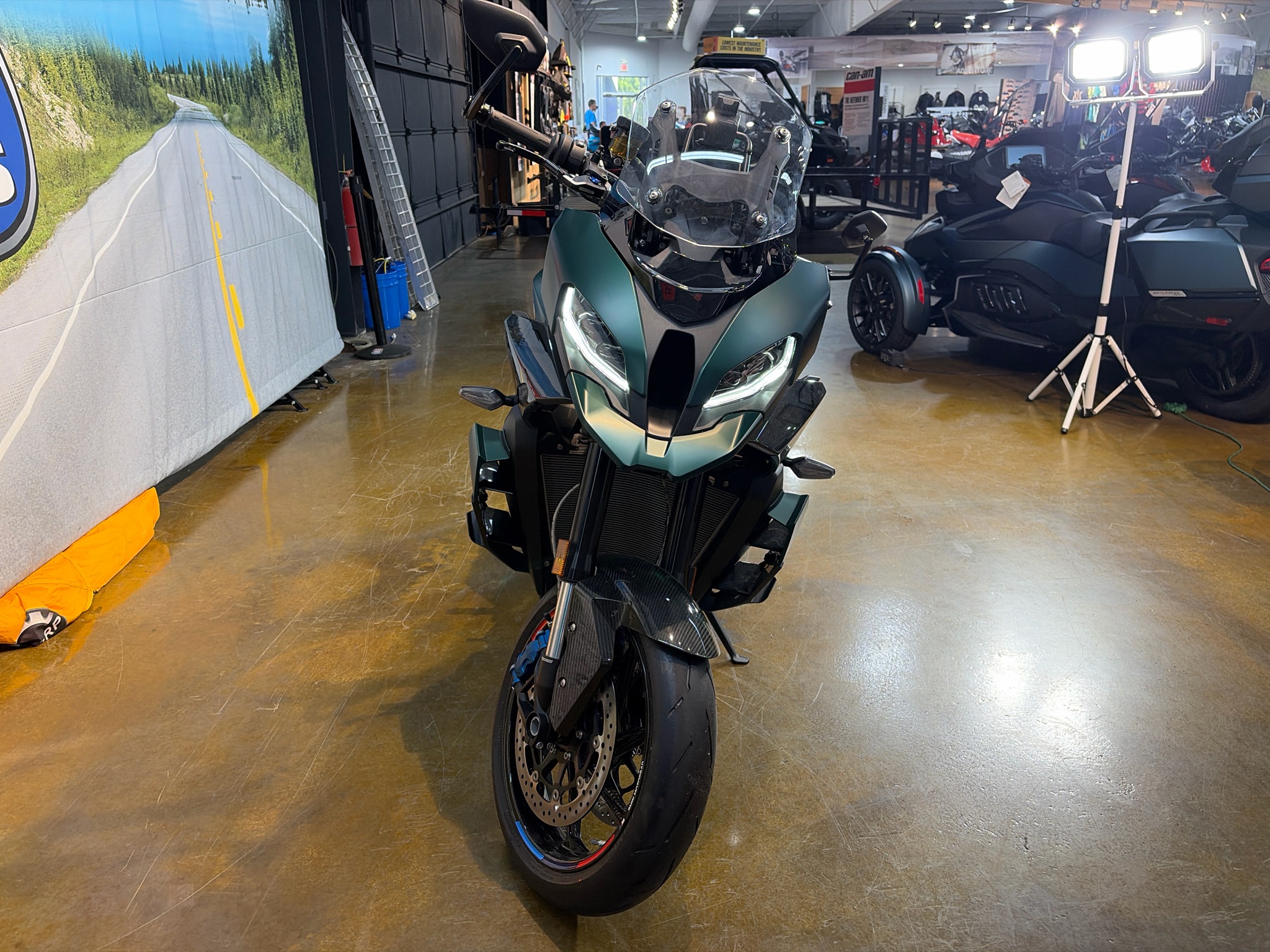 2026 BMW M 1000 XR 7