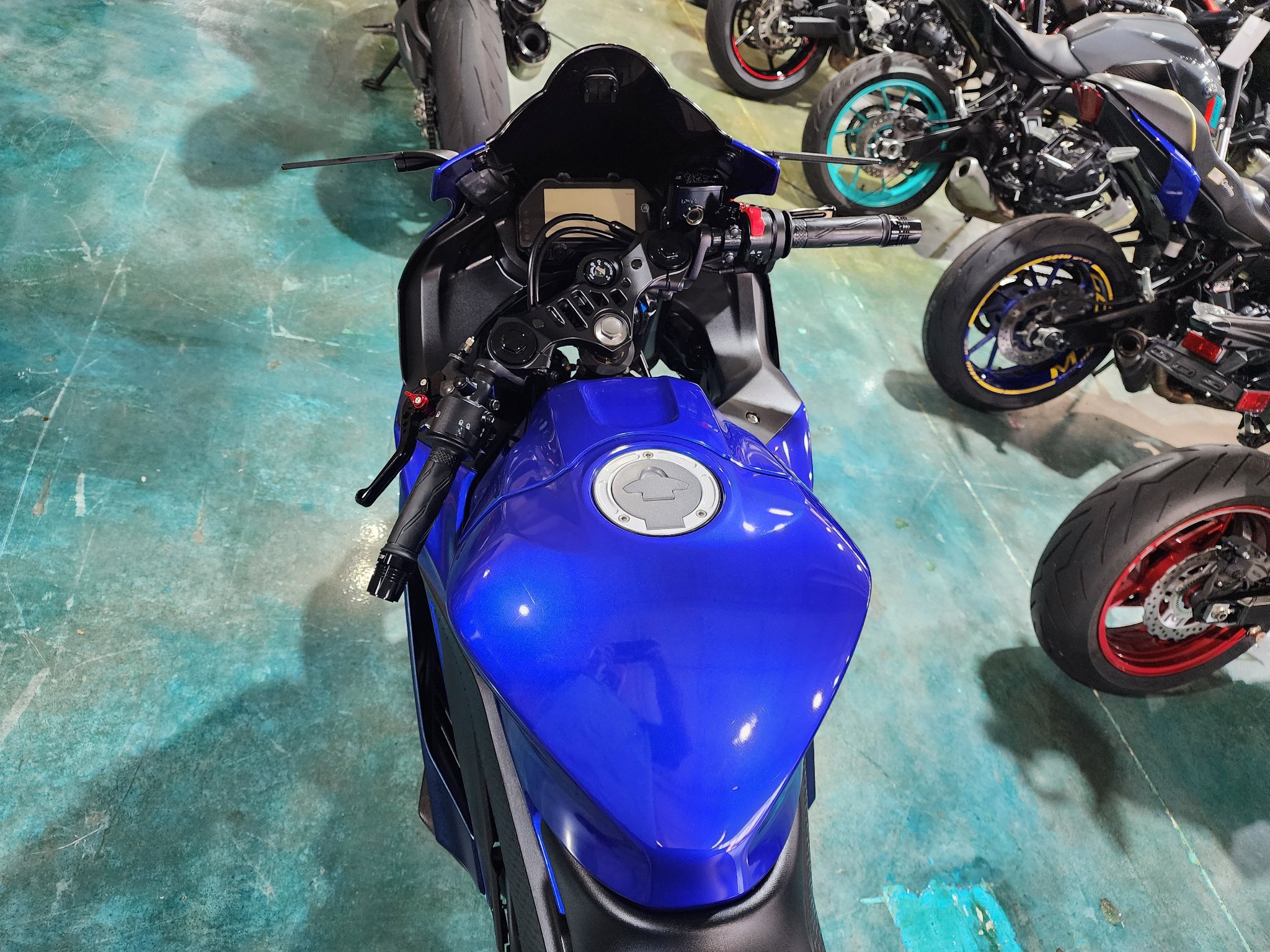 2024 Yamaha YZF-R3 6