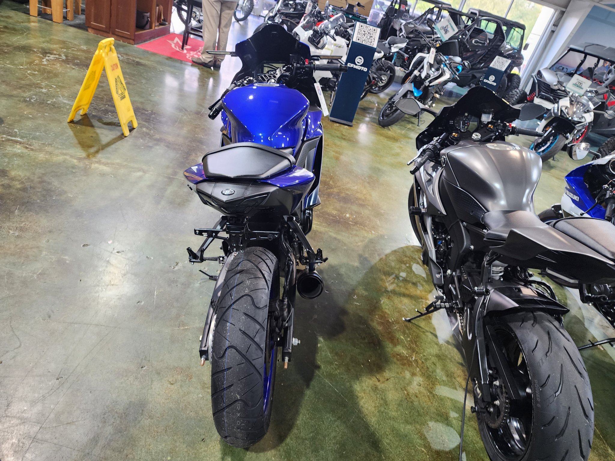 2024 Yamaha YZF-R3 4