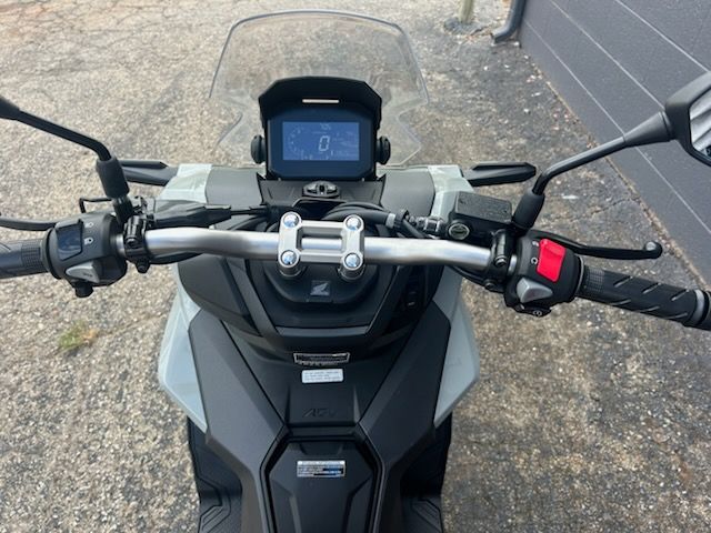 2026 Honda ADV160 5