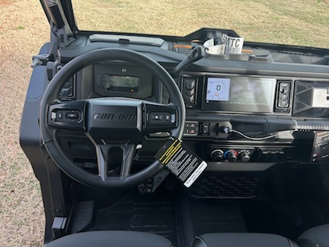 2026 Can-Am™ Defender MAX Limited HD11 5