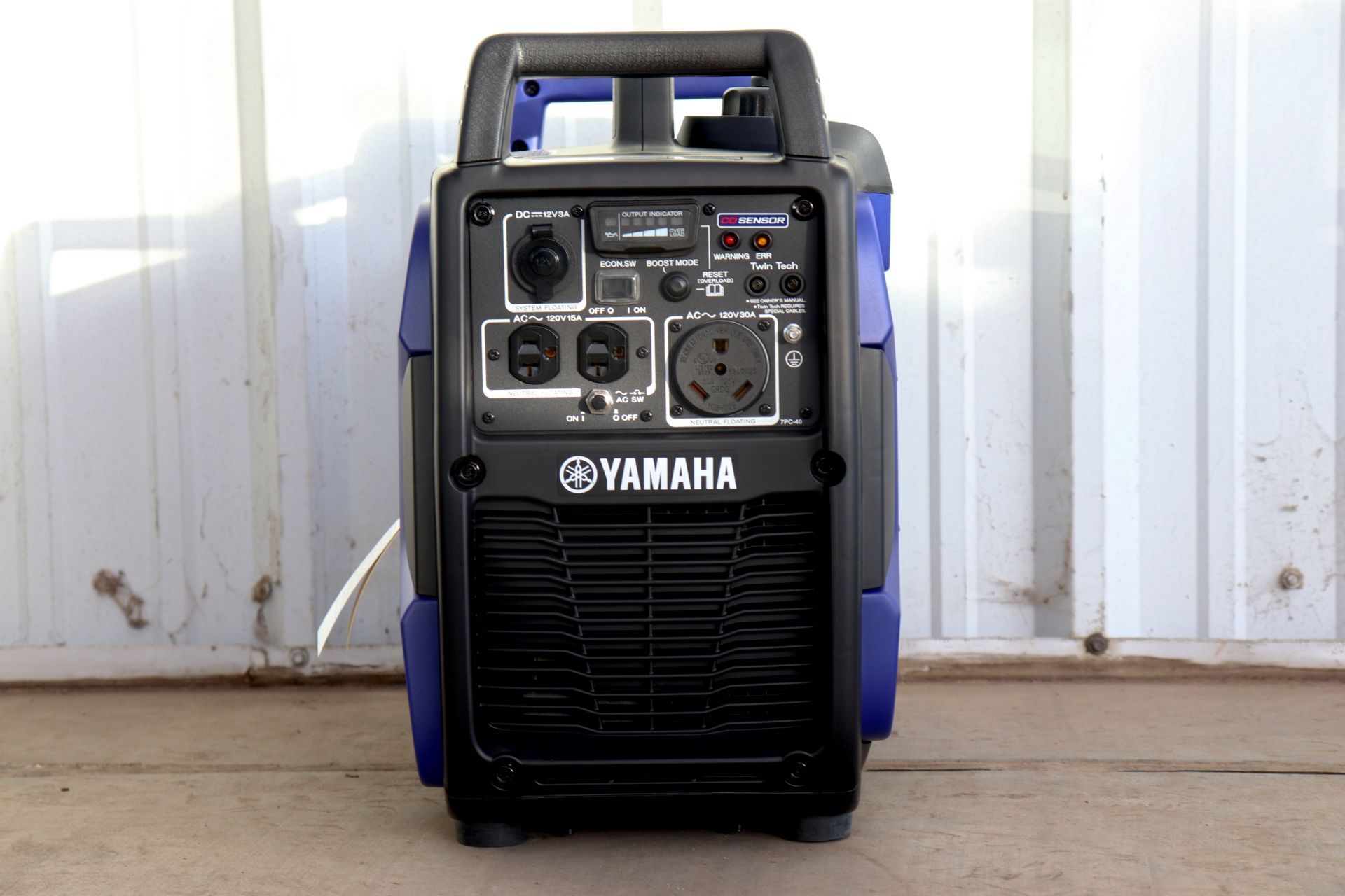 2026 Yamaha EF2200iS in Blue — front three-quarter view