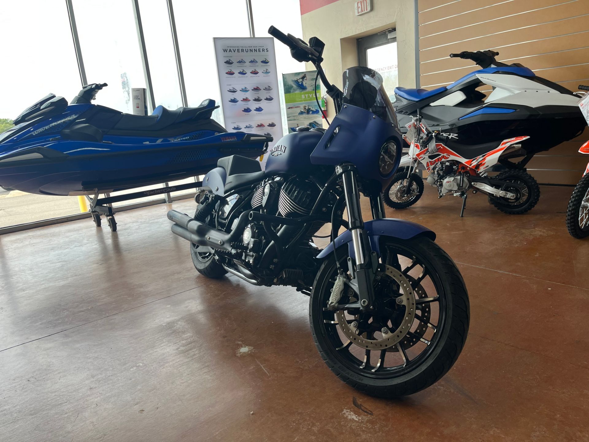 2023  Sport Chief Dark Horse® Icon 2