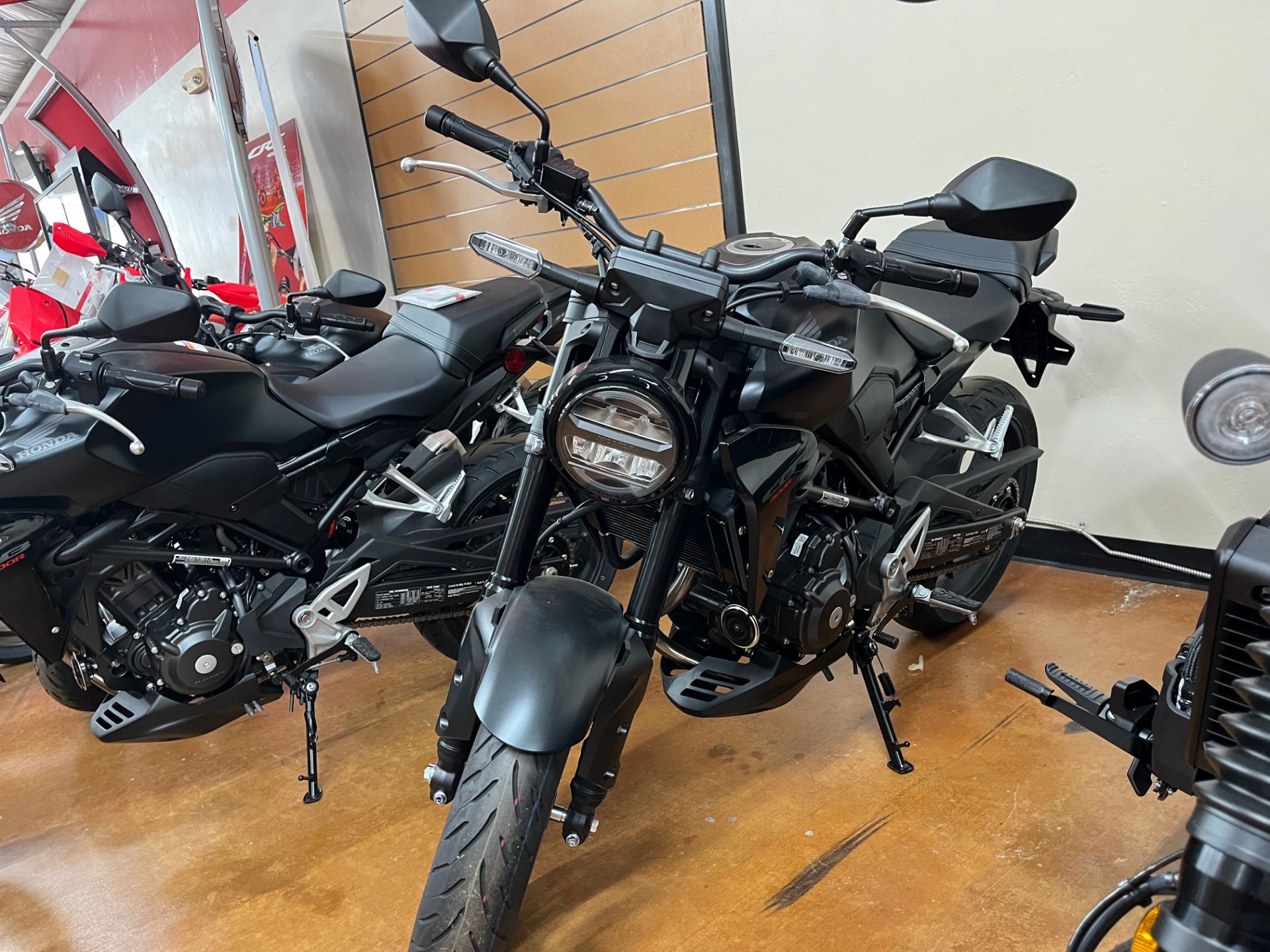 2025 Honda CB300R ABS 1