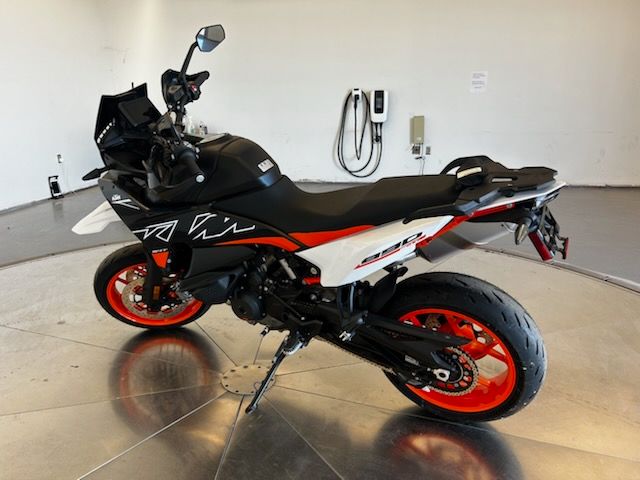 2024 KTM 890 SMT 2