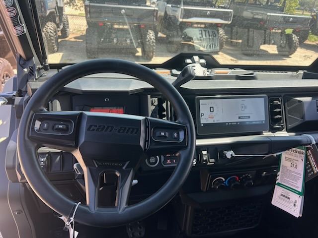 2026 Can-Am™ Defender Limited HD11 5
