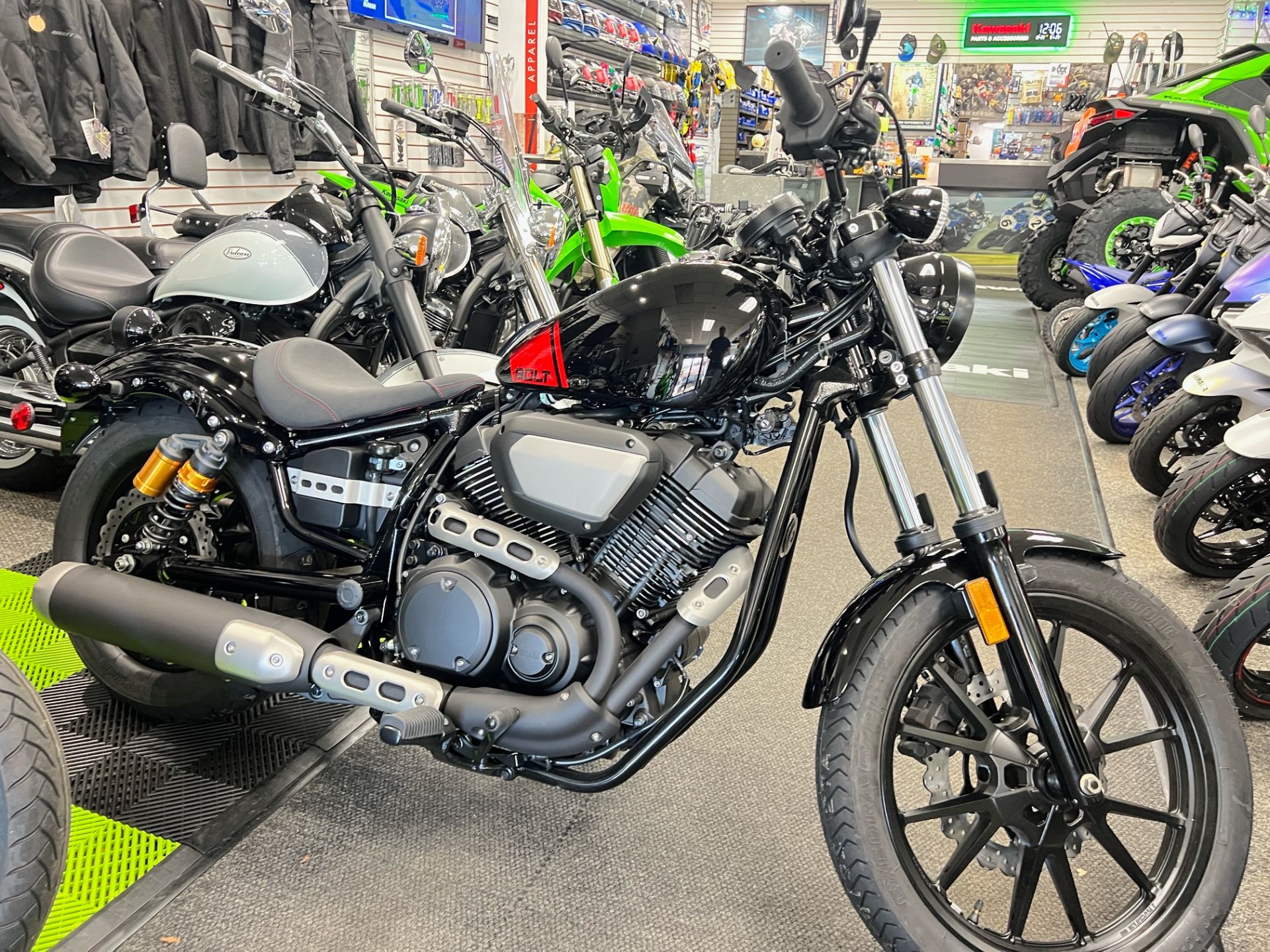 2025 Yamaha Bolt R-Spec 4