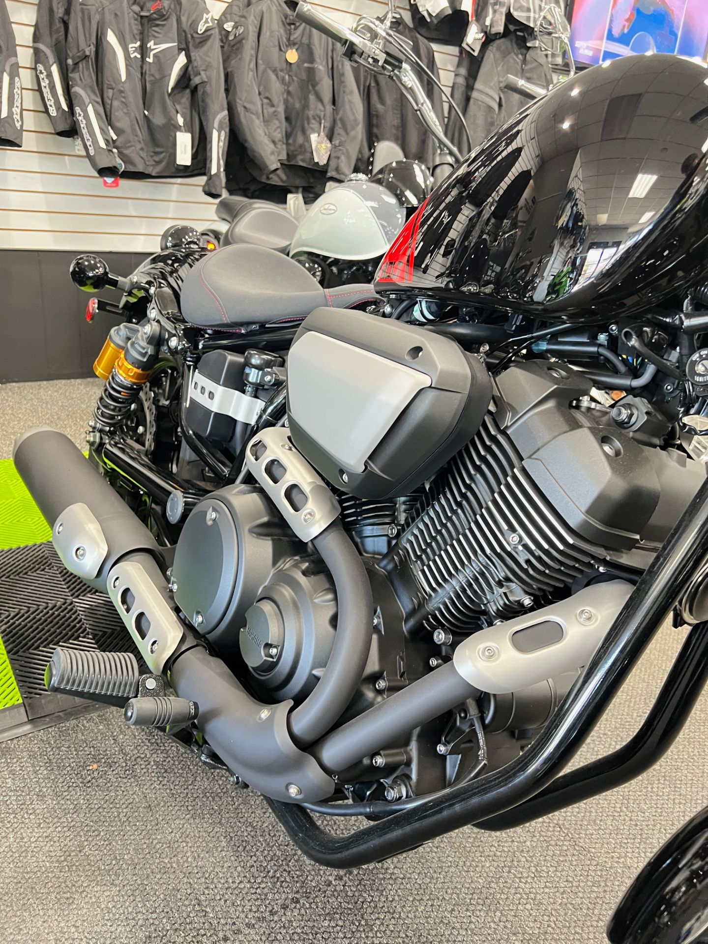 2025 Yamaha Bolt R-Spec 5