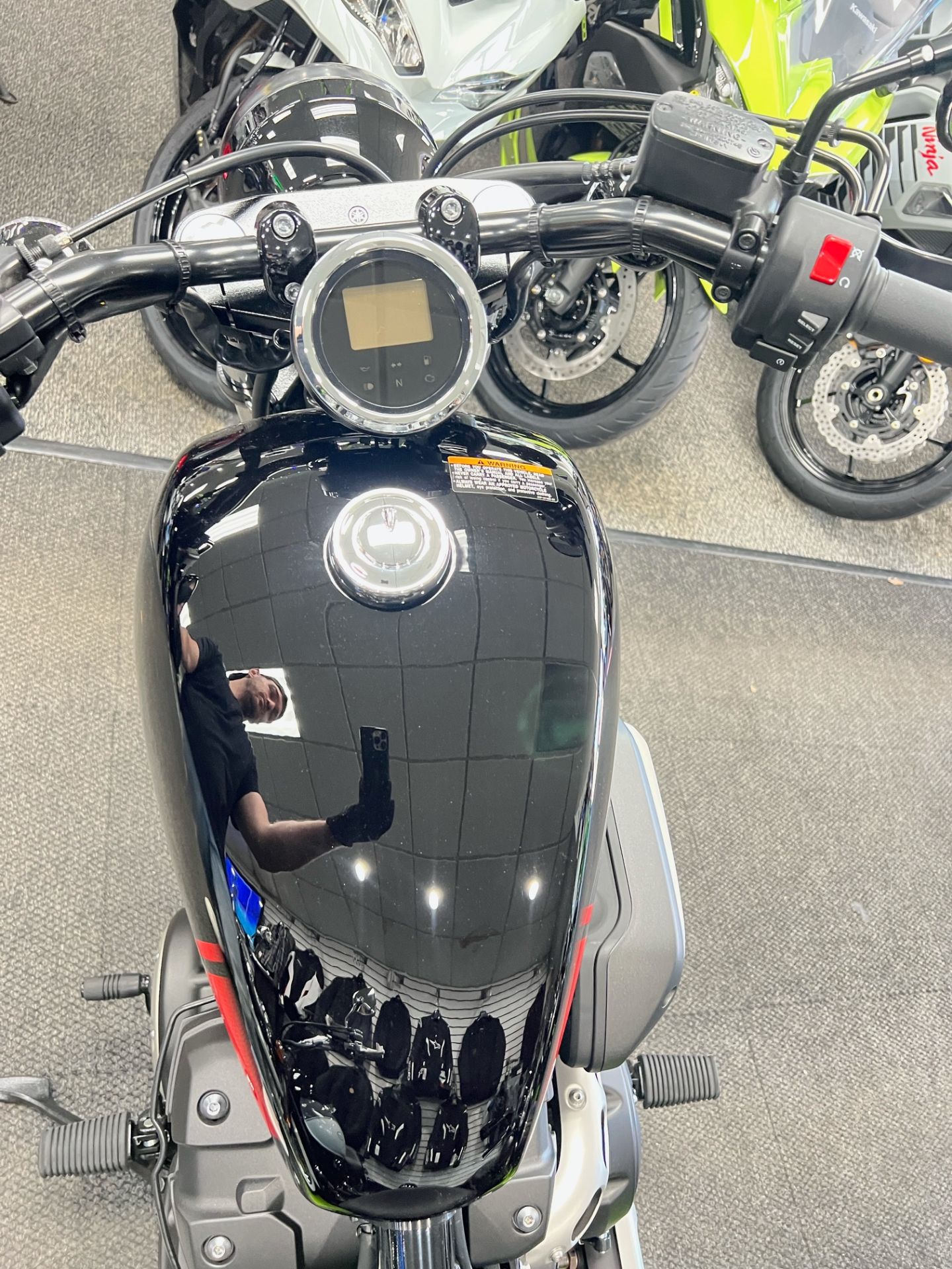 2025 Yamaha Bolt R-Spec 6