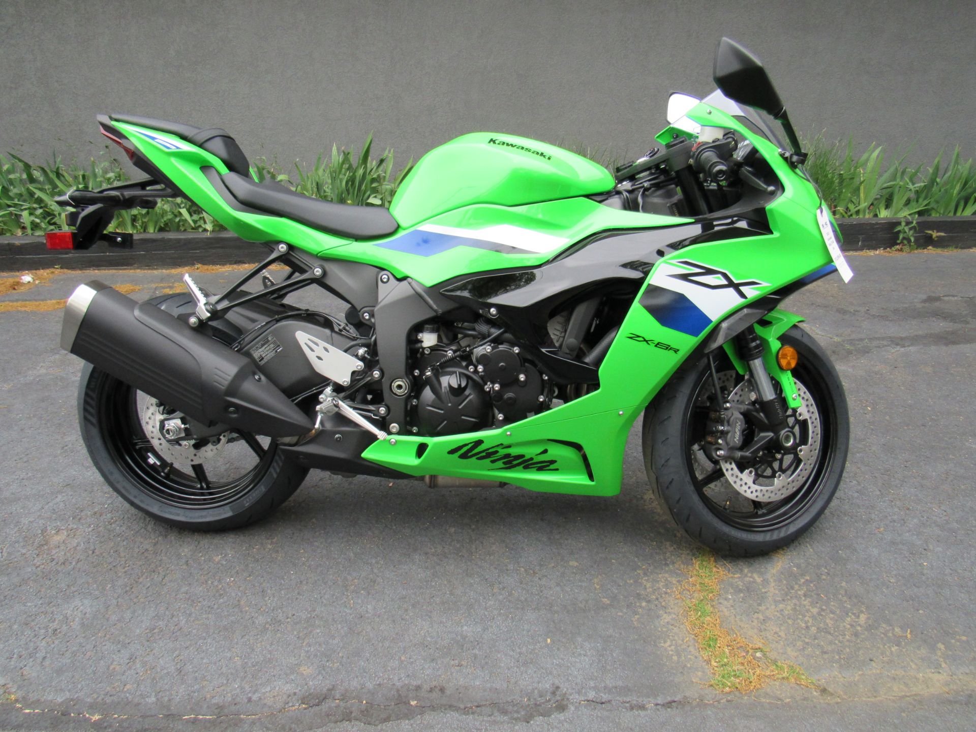2026 Kawasaki Ninja® ZX-6R ABS 1