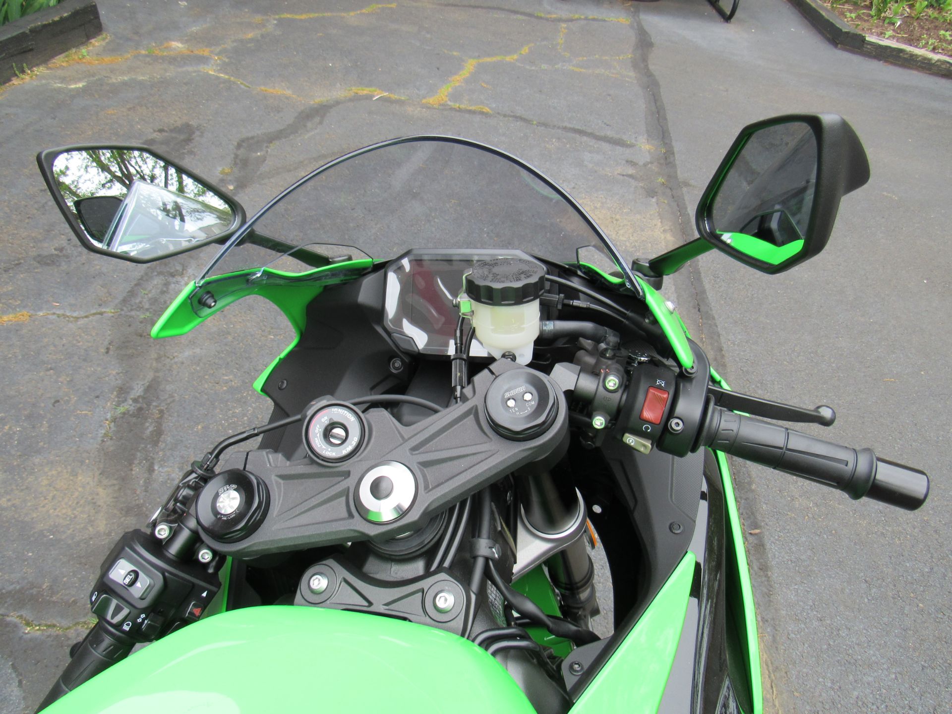 2026 Kawasaki Ninja® ZX-6R ABS 9