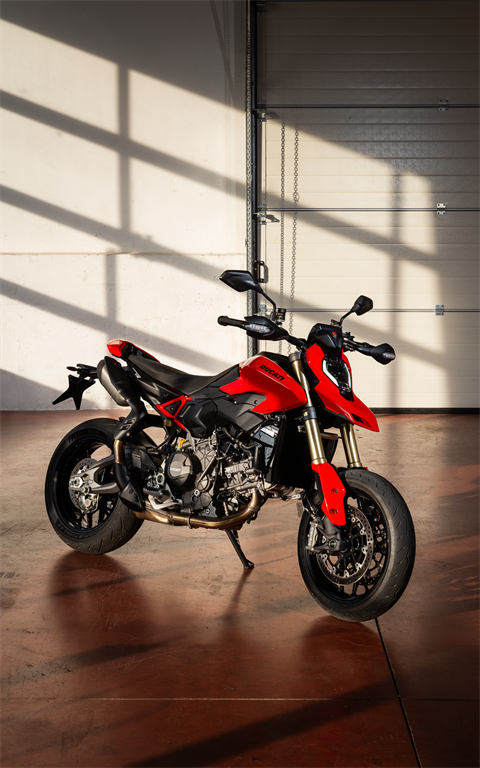 2026 Ducati Hypermotard V2 in Portland, Oregon - Photo 12