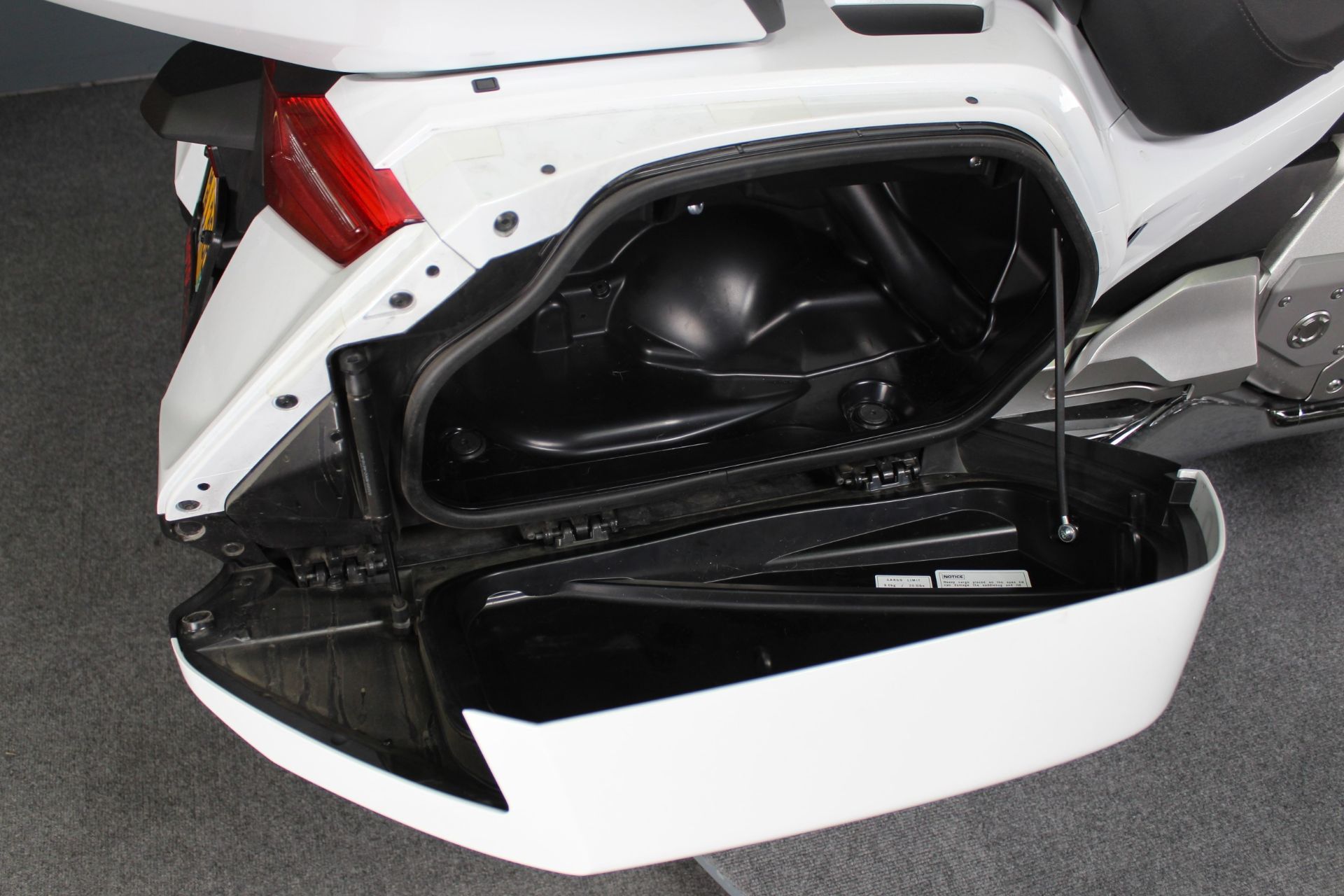 2018 Honda Gold Wing Tour in Portland, Oregon - Photo 18