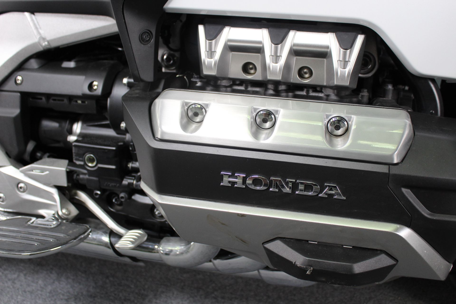 2018 Honda Gold Wing Tour in Portland, Oregon - Photo 11