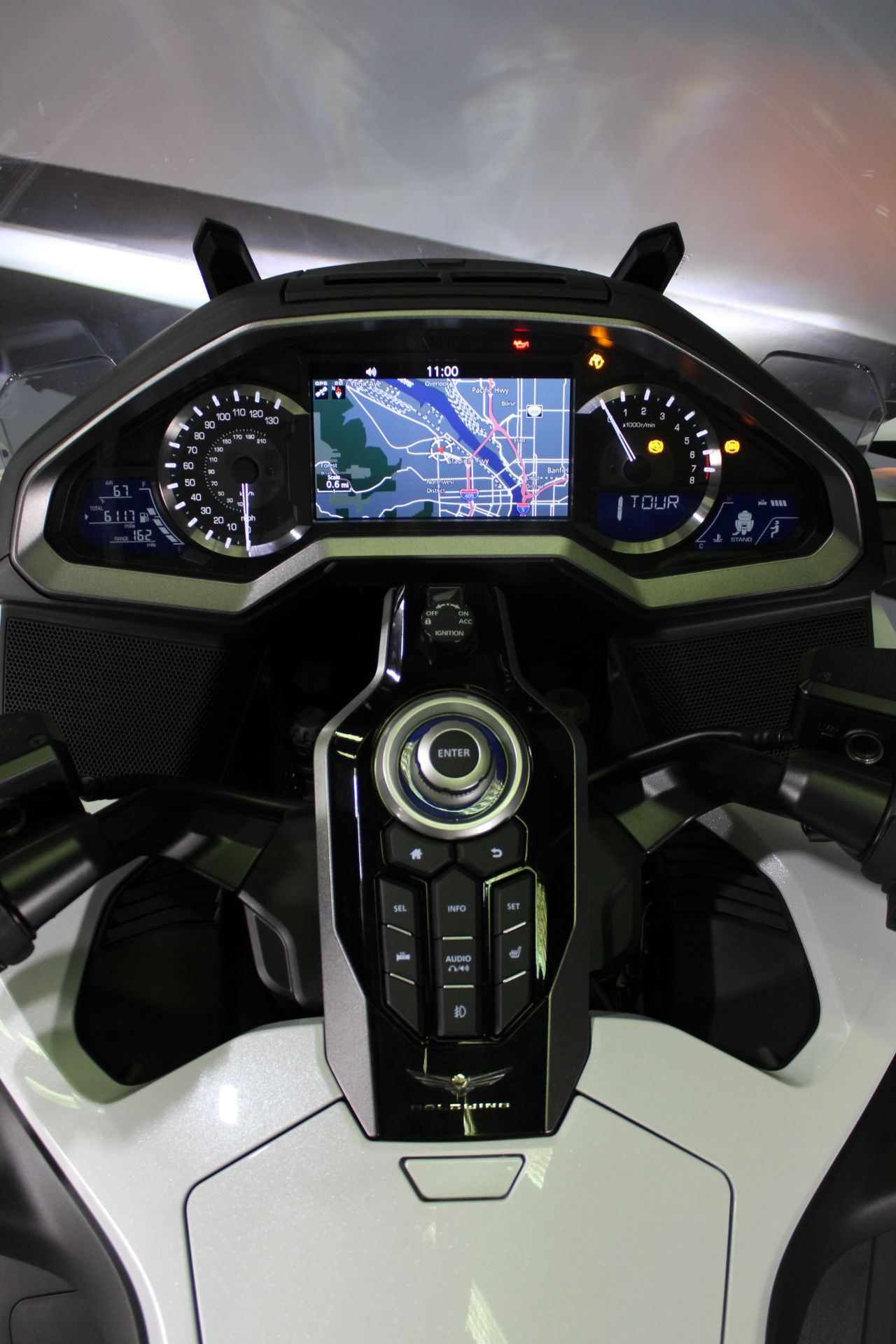 2018 Honda Gold Wing Tour in Portland, Oregon - Photo 9