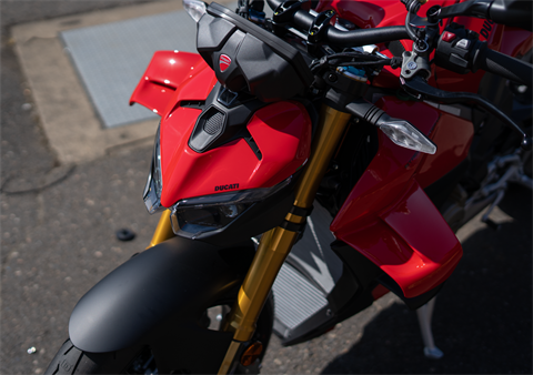 2025 Ducati Streetfighter V4 S in Portland, Oregon - Photo 2