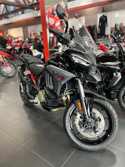 2025 Ducati Multistrada V4 S Travel & Radar in Portland, Oregon - Photo 2