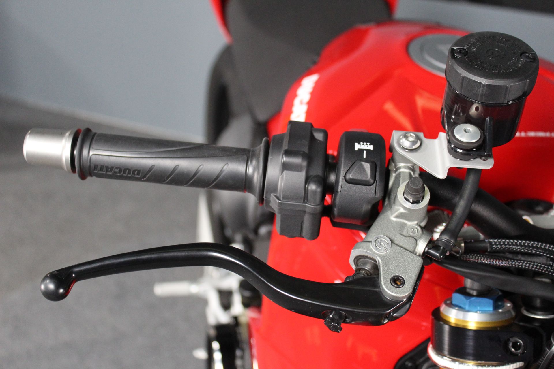 2021 Ducati Streetfighter V4 S in Portland, Oregon - Photo 10