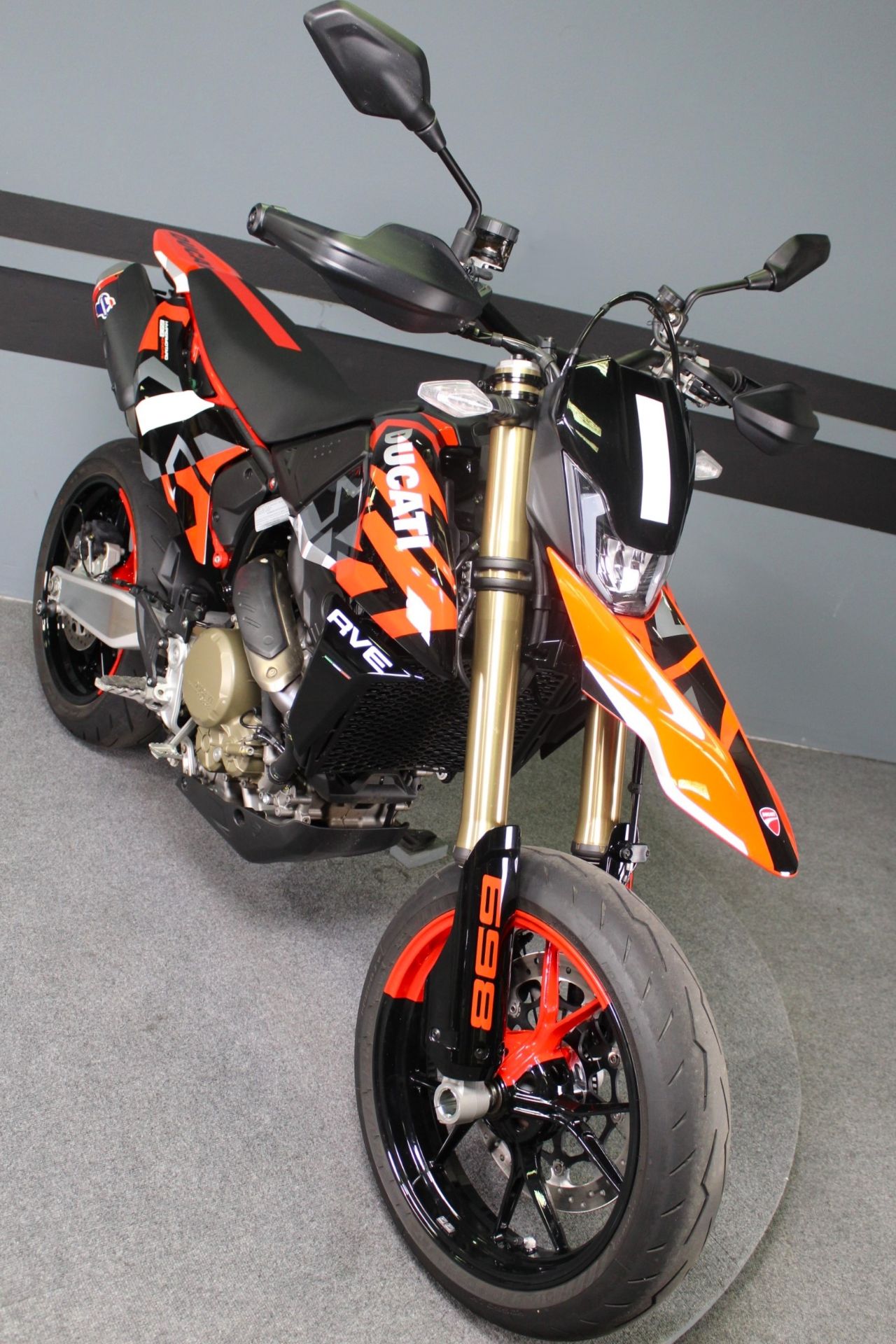 2024 Ducati Hypermotard 698 Mono RVE in Portland, Oregon - Photo 2