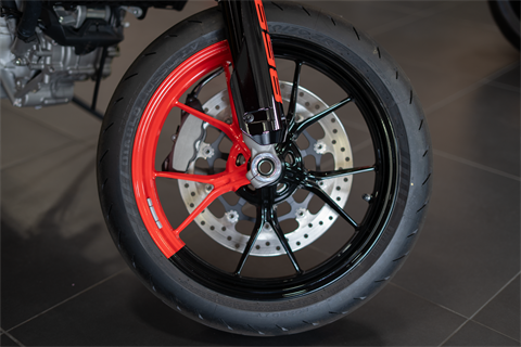 2024 Ducati Hypermotard 698 Mono RVE in Portland, Oregon - Photo 10