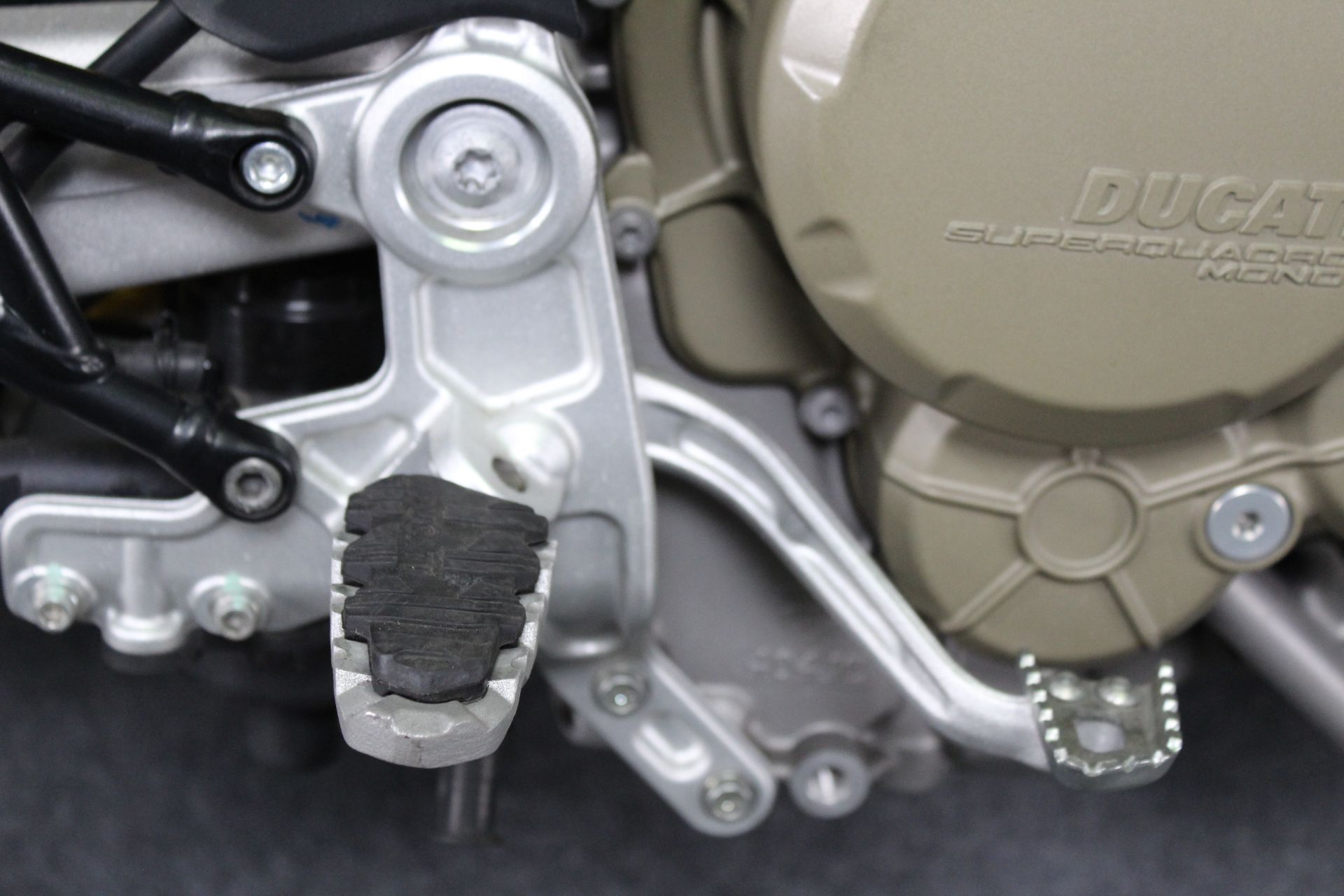 2024 Ducati Hypermotard 698 Mono RVE in Portland, Oregon - Photo 12