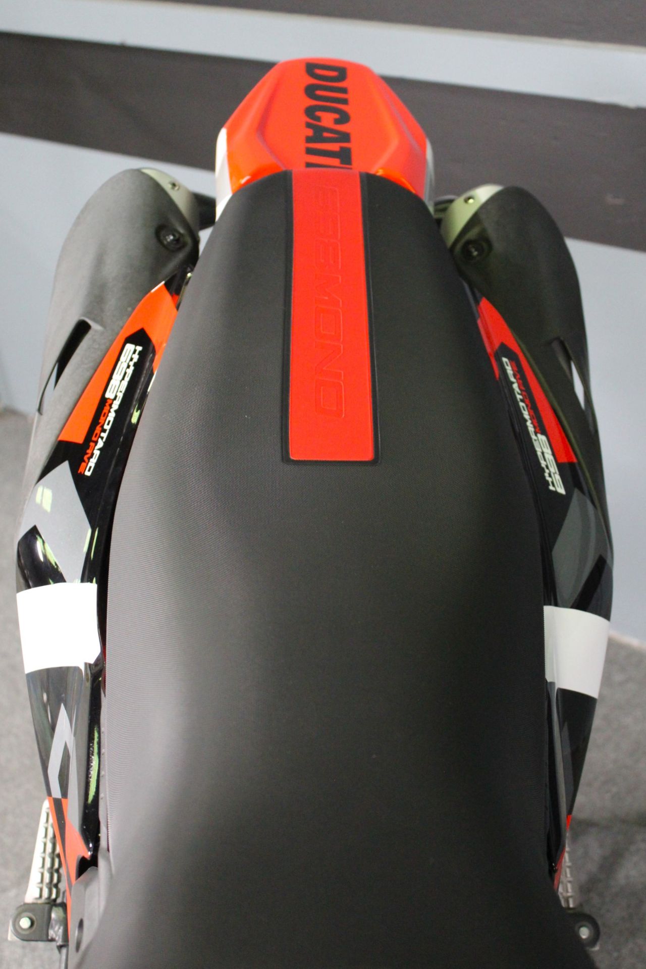 2024 Ducati Hypermotard 698 Mono RVE in Portland, Oregon - Photo 14