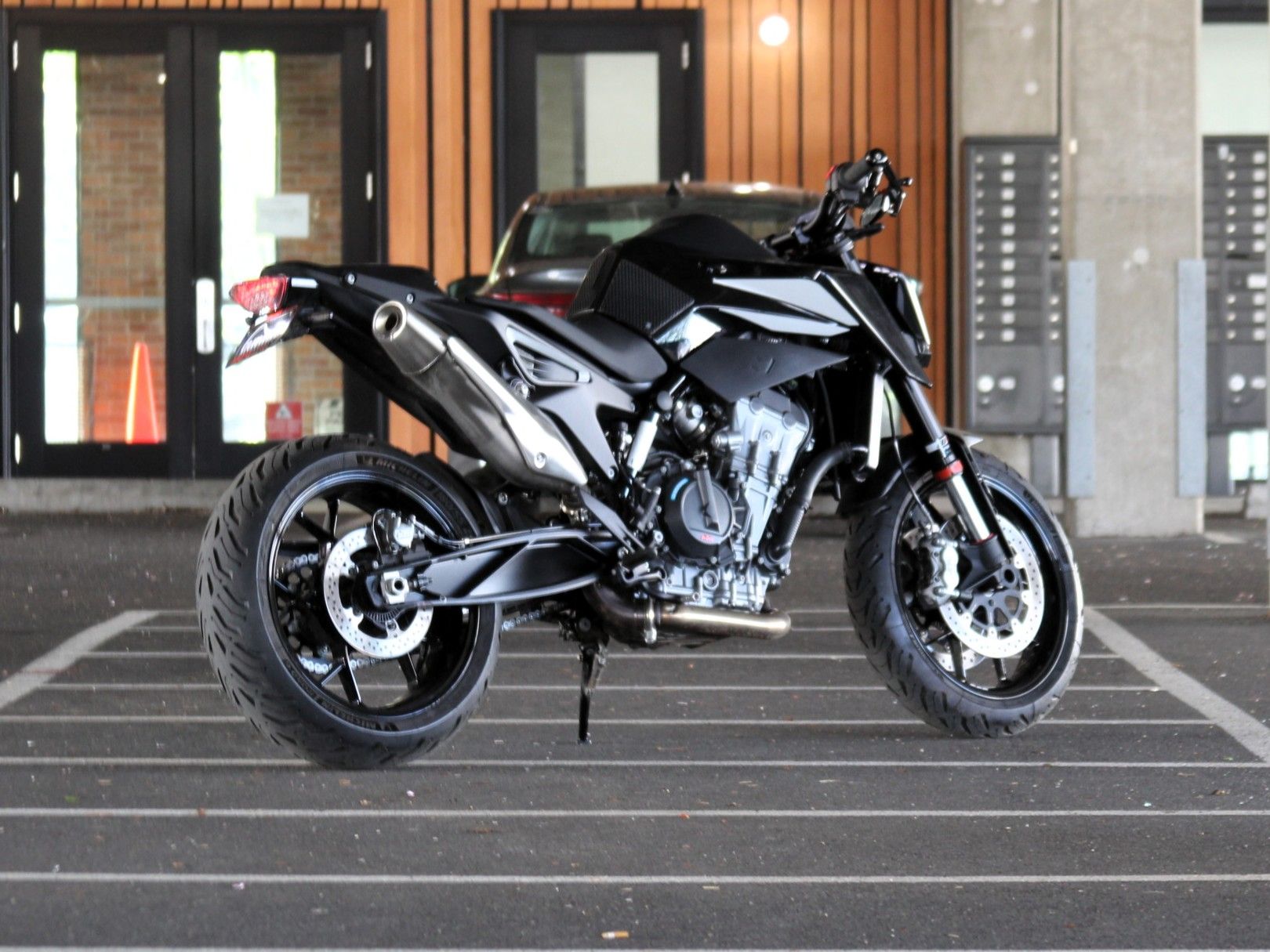 2022 KTM 890 Duke in Portland, Oregon - Photo 4