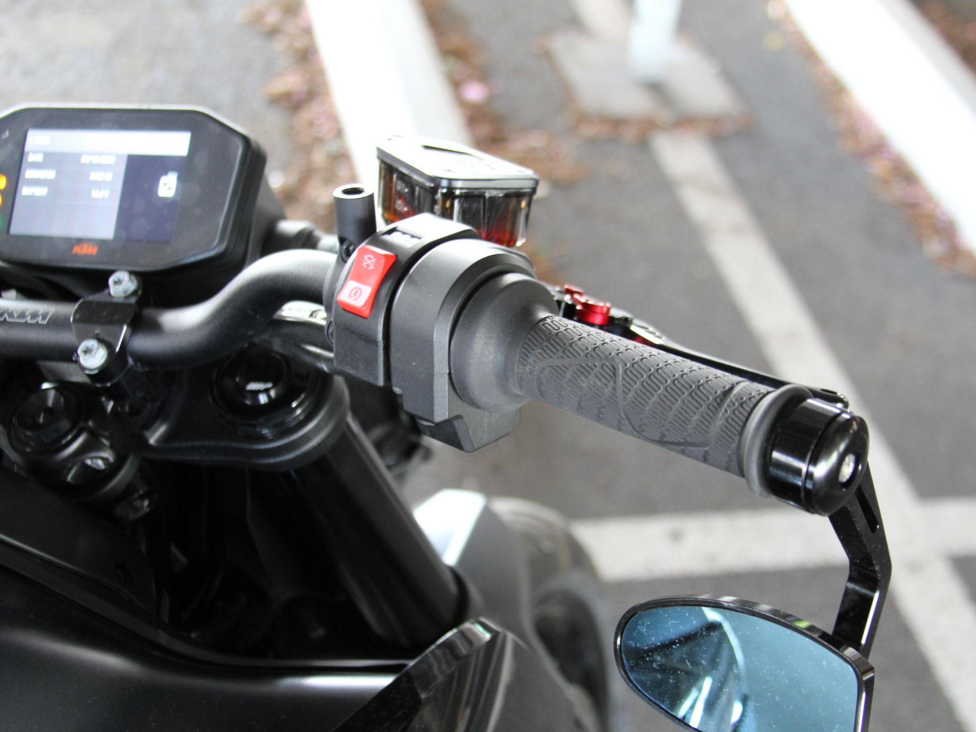 2022 KTM 890 Duke in Portland, Oregon - Photo 9