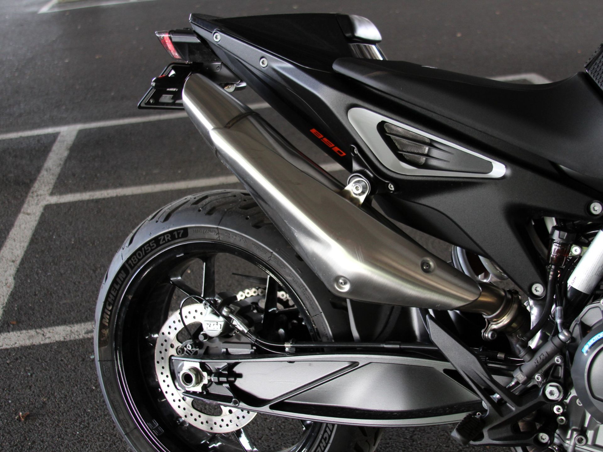 2022 KTM 890 Duke in Portland, Oregon - Photo 16