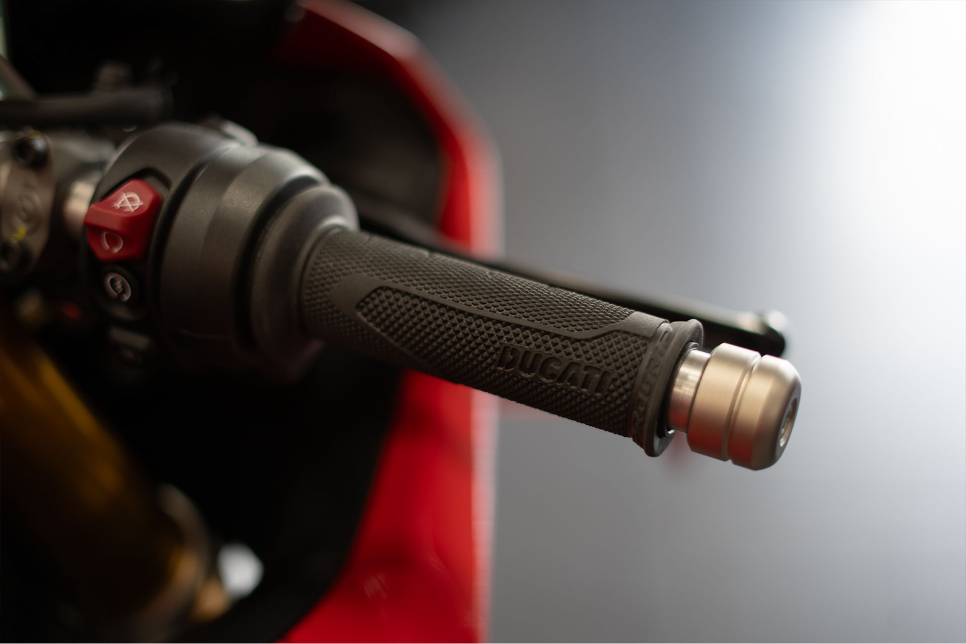 2025 Ducati Panigale V4 S in Portland, Oregon - Photo 8