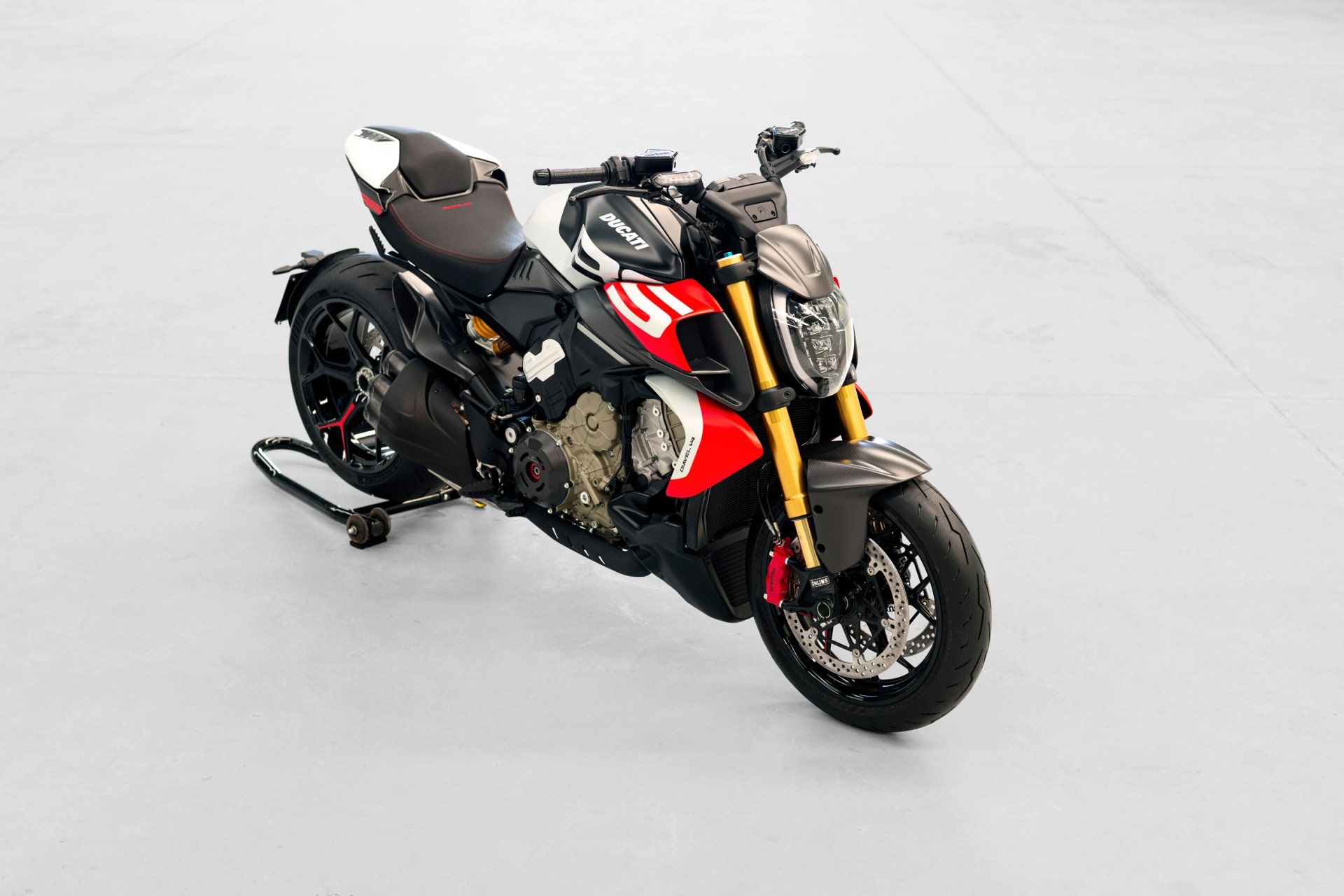 2026 Ducati Diavel V4 RS in Portland, Oregon - Photo 10