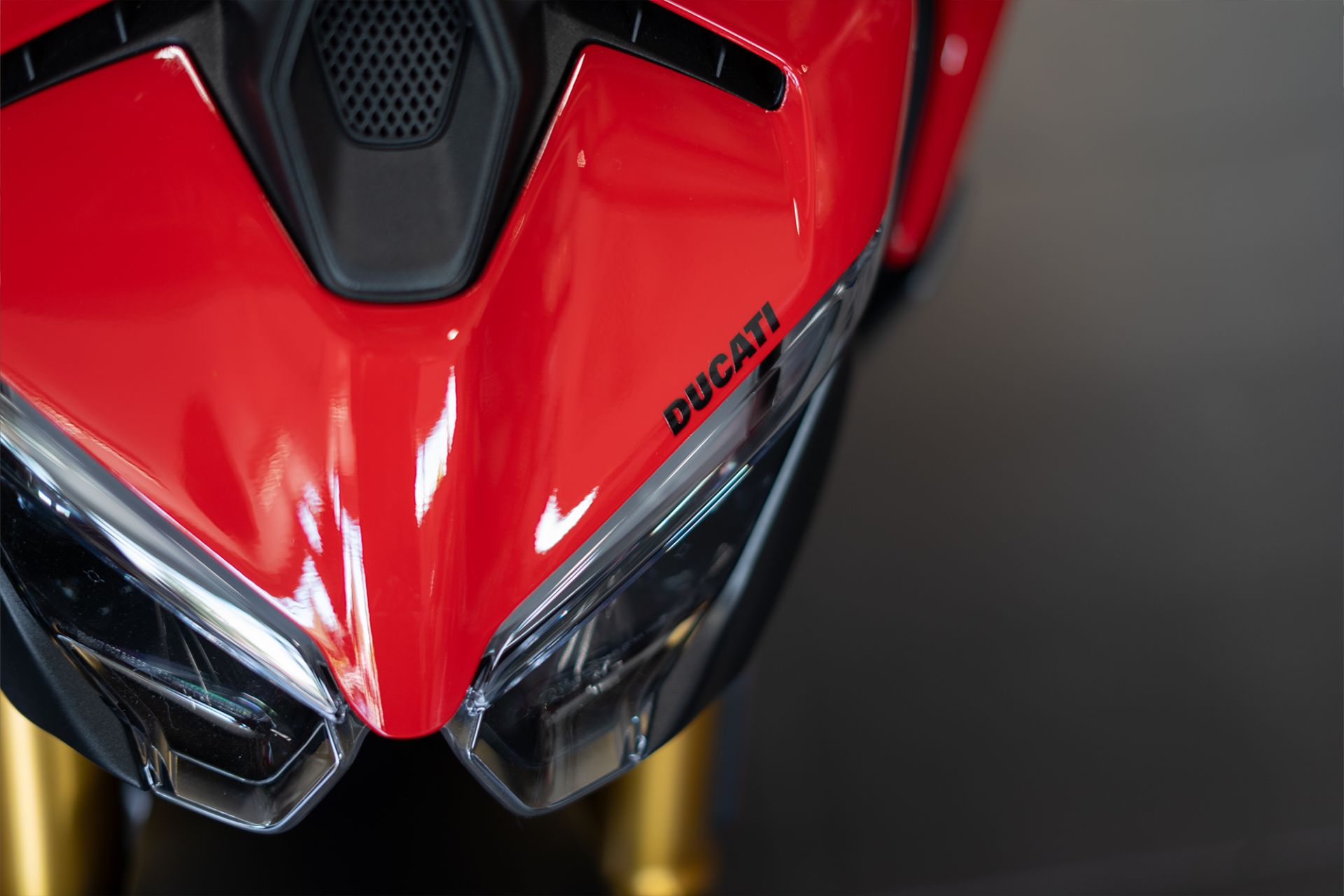 2025 Ducati Streetfighter V2 S in Portland, Oregon - Photo 9