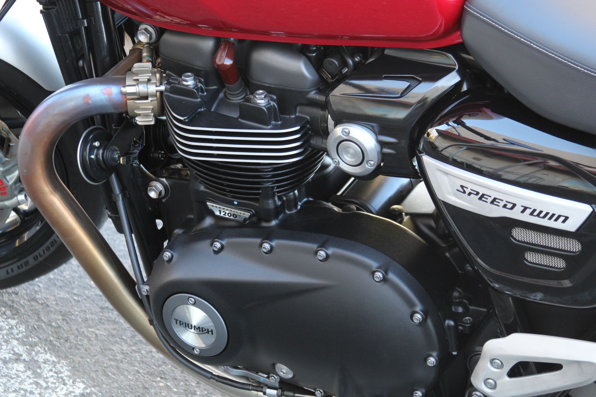 2023 Triumph Speed Twin 1200 in Portland, Oregon - Photo 9